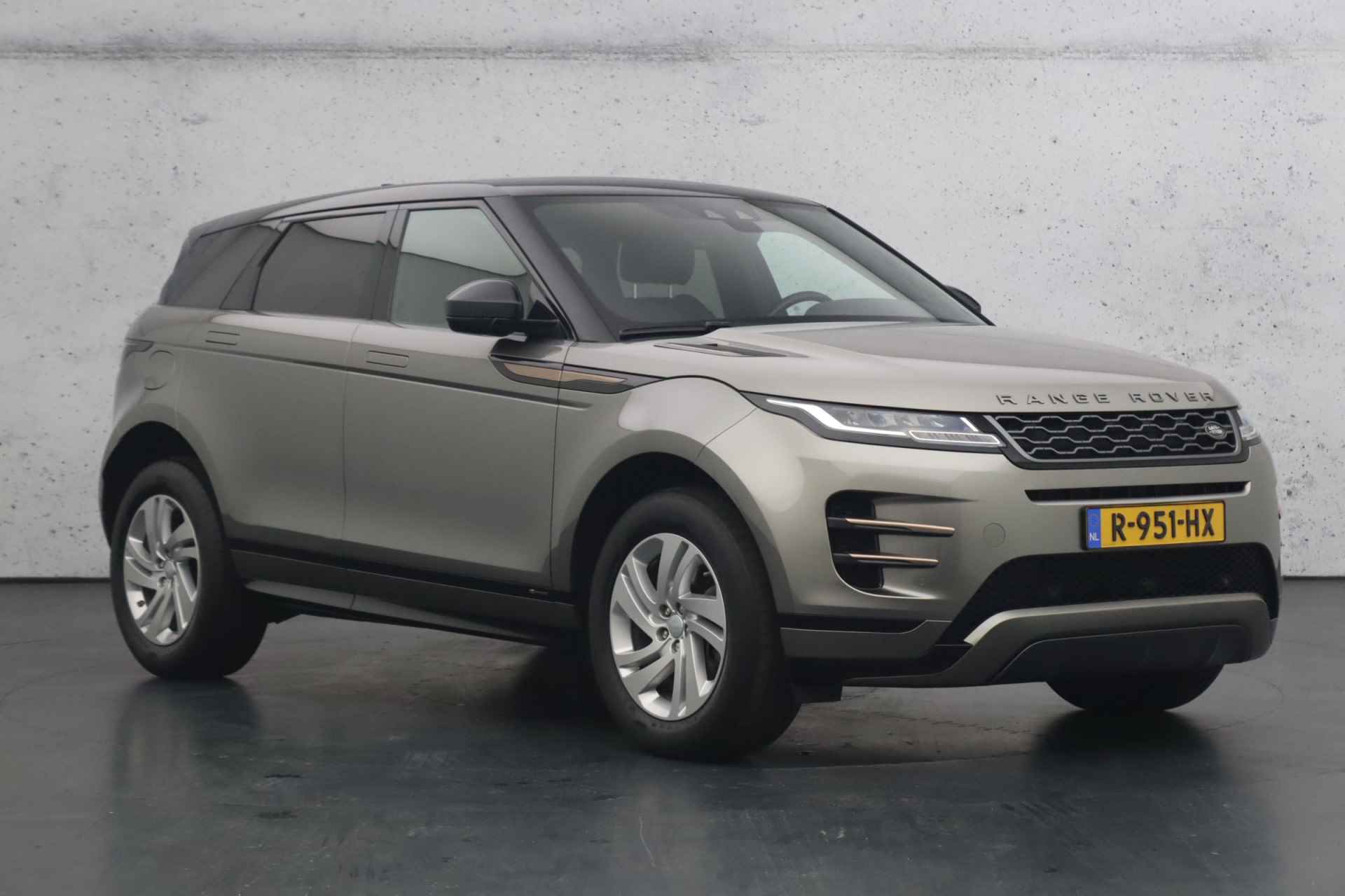 Land Rover Range Rover Evoque 2.0 P250 AWD SE | Achteruitrijcamera | Parkeerassistent | Lederen bekleding | Apple carplay - 23/28