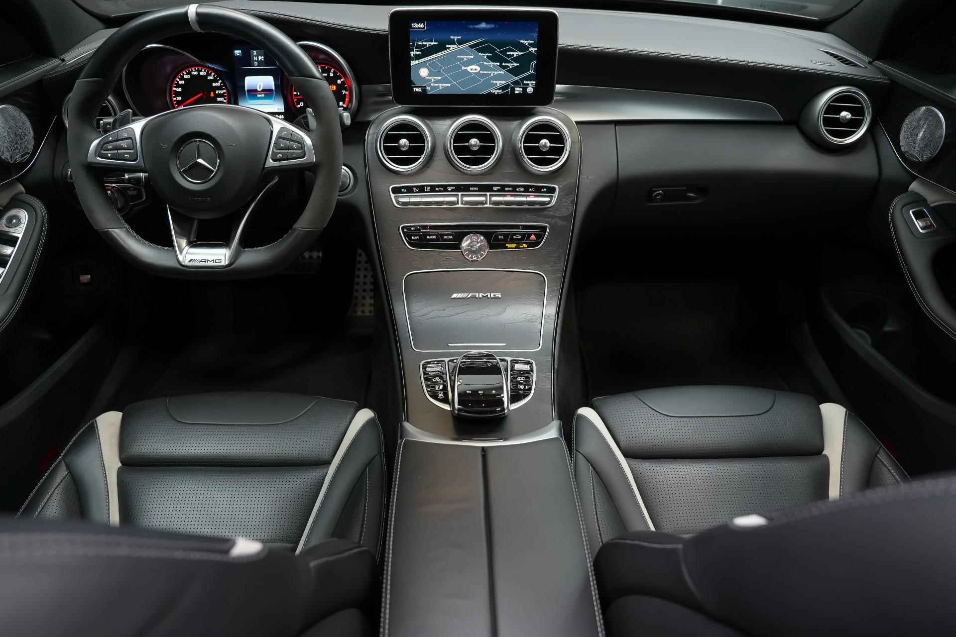 Mercedes-Benz C-Klasse AMG C63S 510pk |panoramadak|Burmester|memory|elektrische koffferklep|stoelverwarming|adaptieve led koplampen| - 4/36