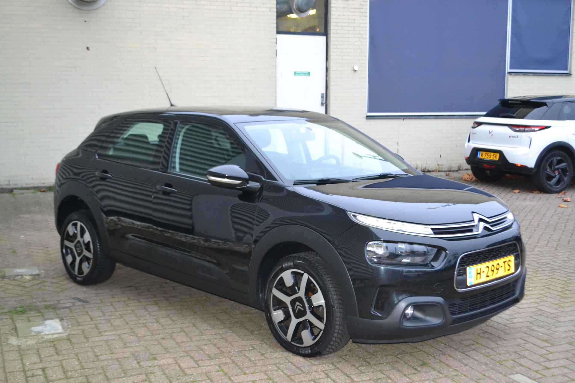 Citroën C4 Cactus 1.2 PT 110PK I Feel I AUTOMAAT I NAVIGATIE I GRIP CONTROLE I ACHTERUITRIJCAMERA I LM VELGEN I EAT = VOL AUTOMAAT I - 4/37