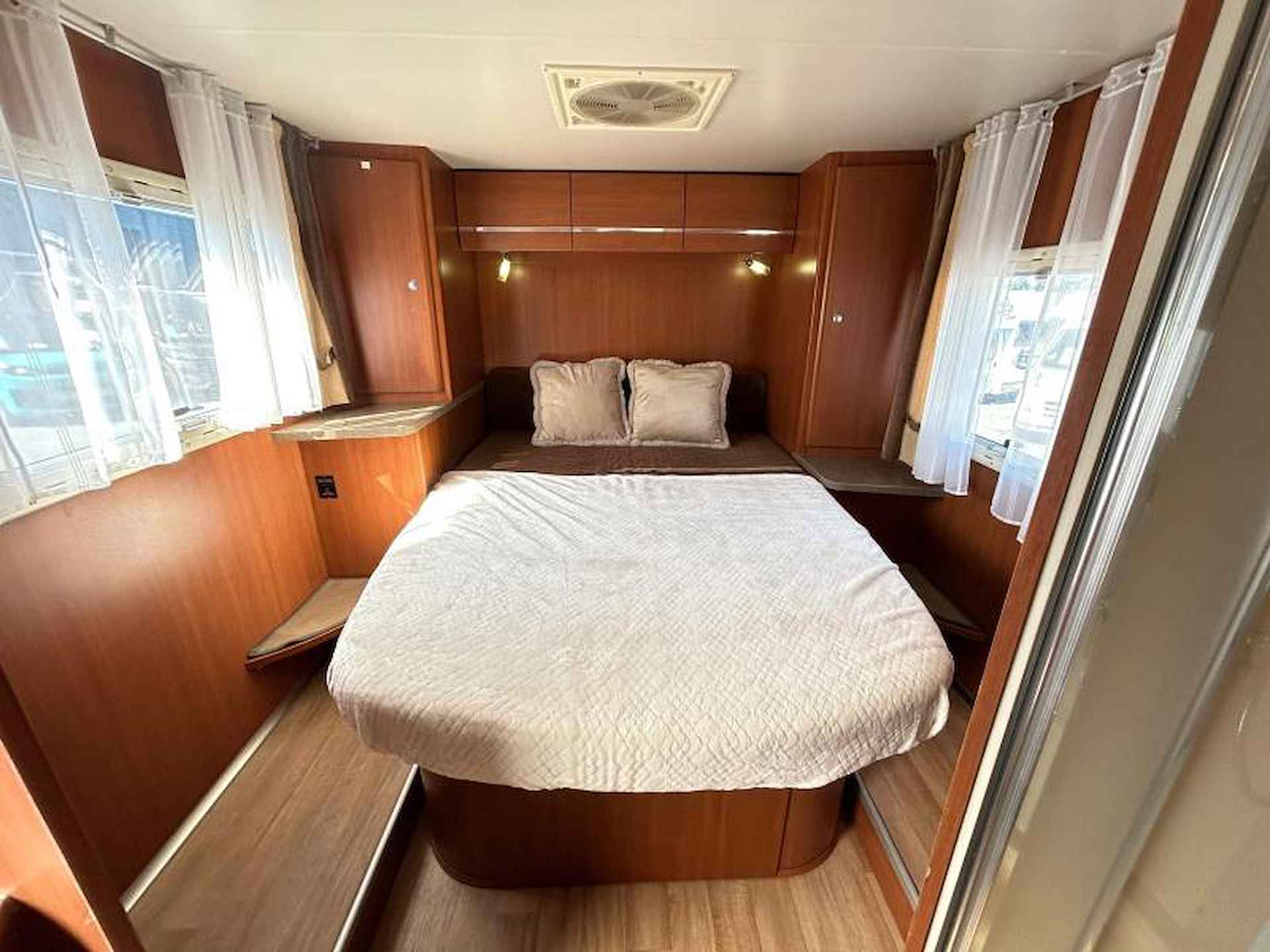 Chausson Welcome 78 EB Queensbed/2011/Airco/7.3m - 17/24