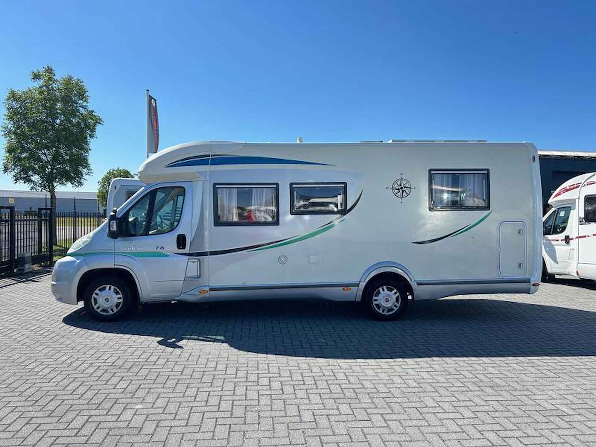 Chausson Welcome 78 EB Queensbed/2011/Airco/7.3m - 22/24