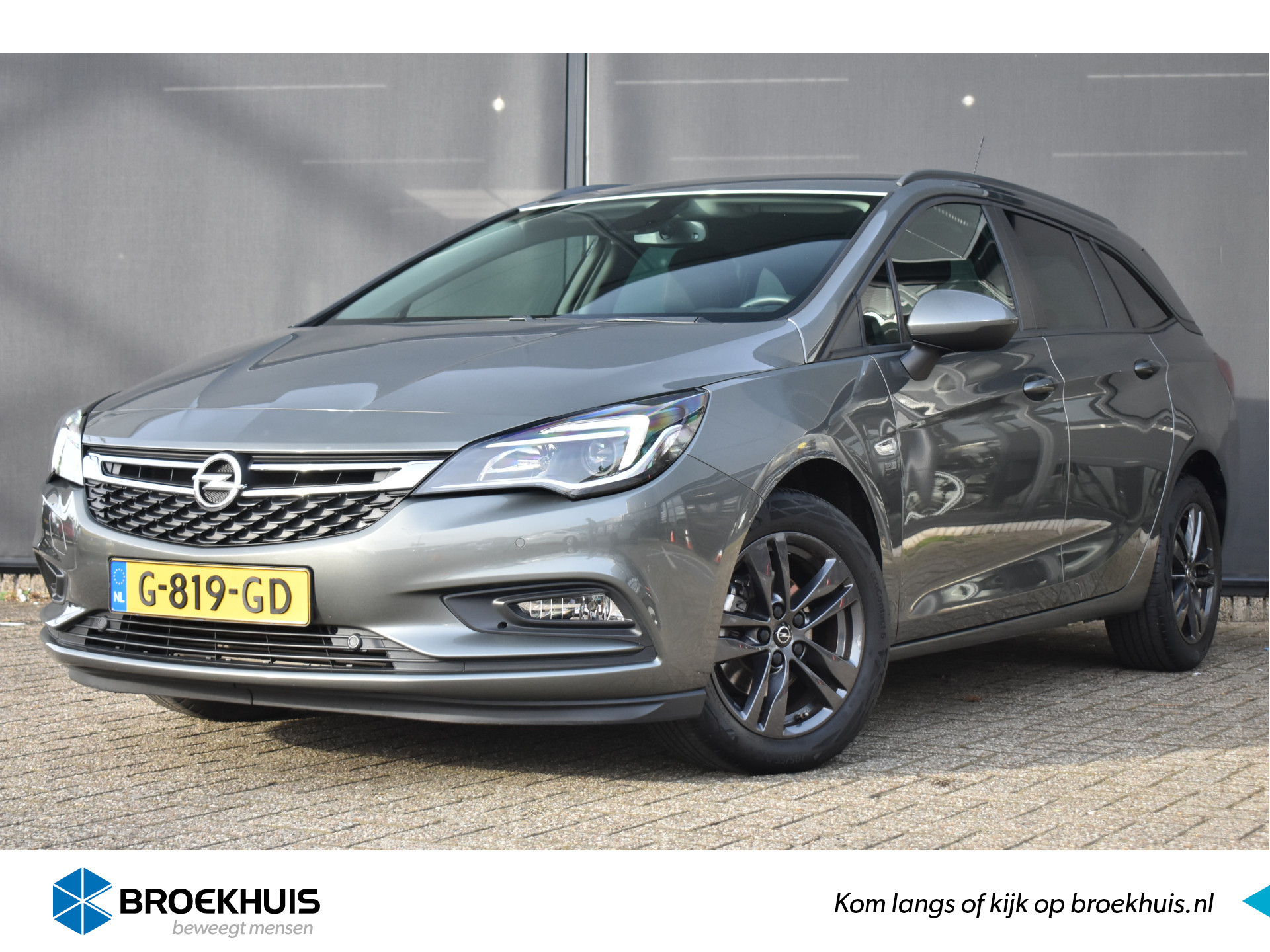 Opel Astra Sports Tourer 1.0 Turbo 120 Jaar Edition+ | Navigatie | Getint Glas | Parkeersensoren | Climate Control | Cruise Control | 1e Ei bij viaBOVAG.nl