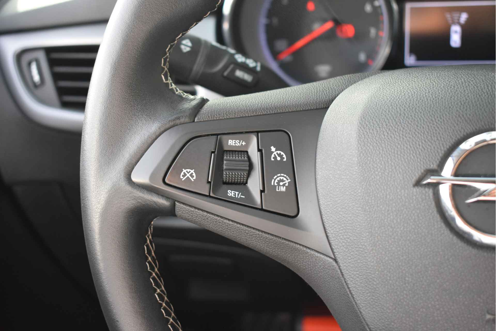 Opel Astra Sports Tourer 1.0 Turbo 120 Jaar Edition+ | Navigatie | Getint Glas | Parkeersensoren | Climate Control | Cruise Control | 1e Ei - 19/46