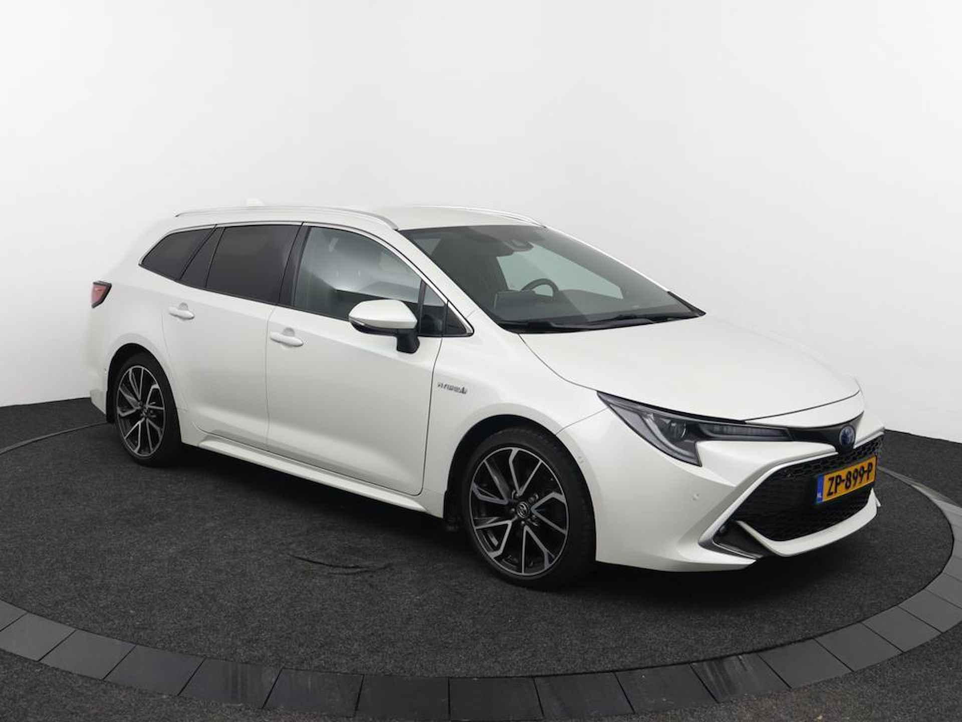 Toyota Corolla Touring Sports 2.0 Hybrid Executive | Navigatie | Trekhaak | Keyless | Winterset | - 14/56