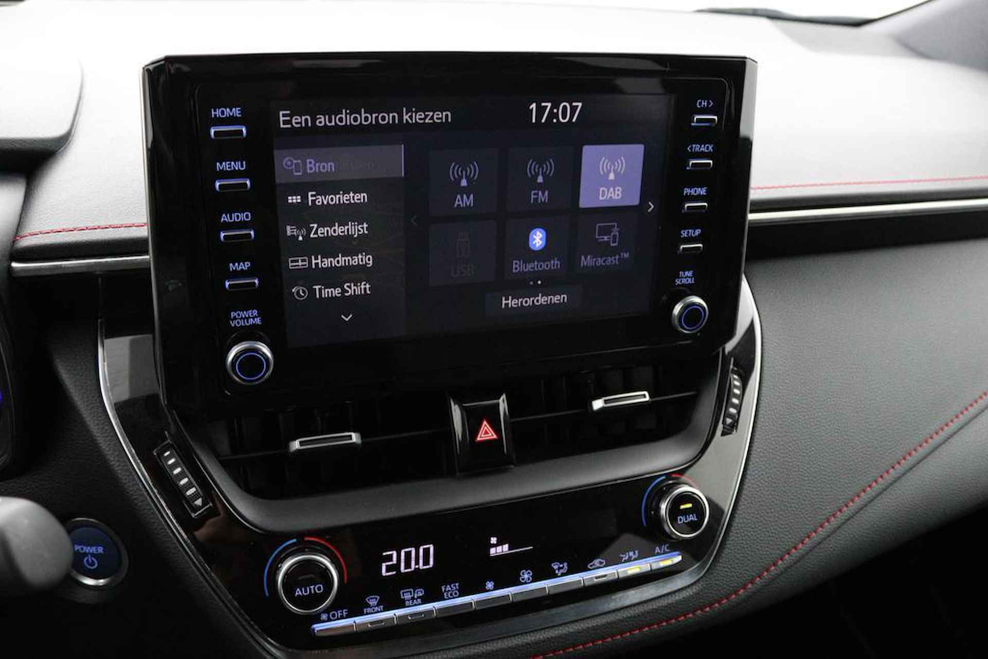 Toyota Corolla Touring Sports 2.0 Hybrid Executive | Navigatie | Trekhaak | Keyless | Winterset | - 50/56