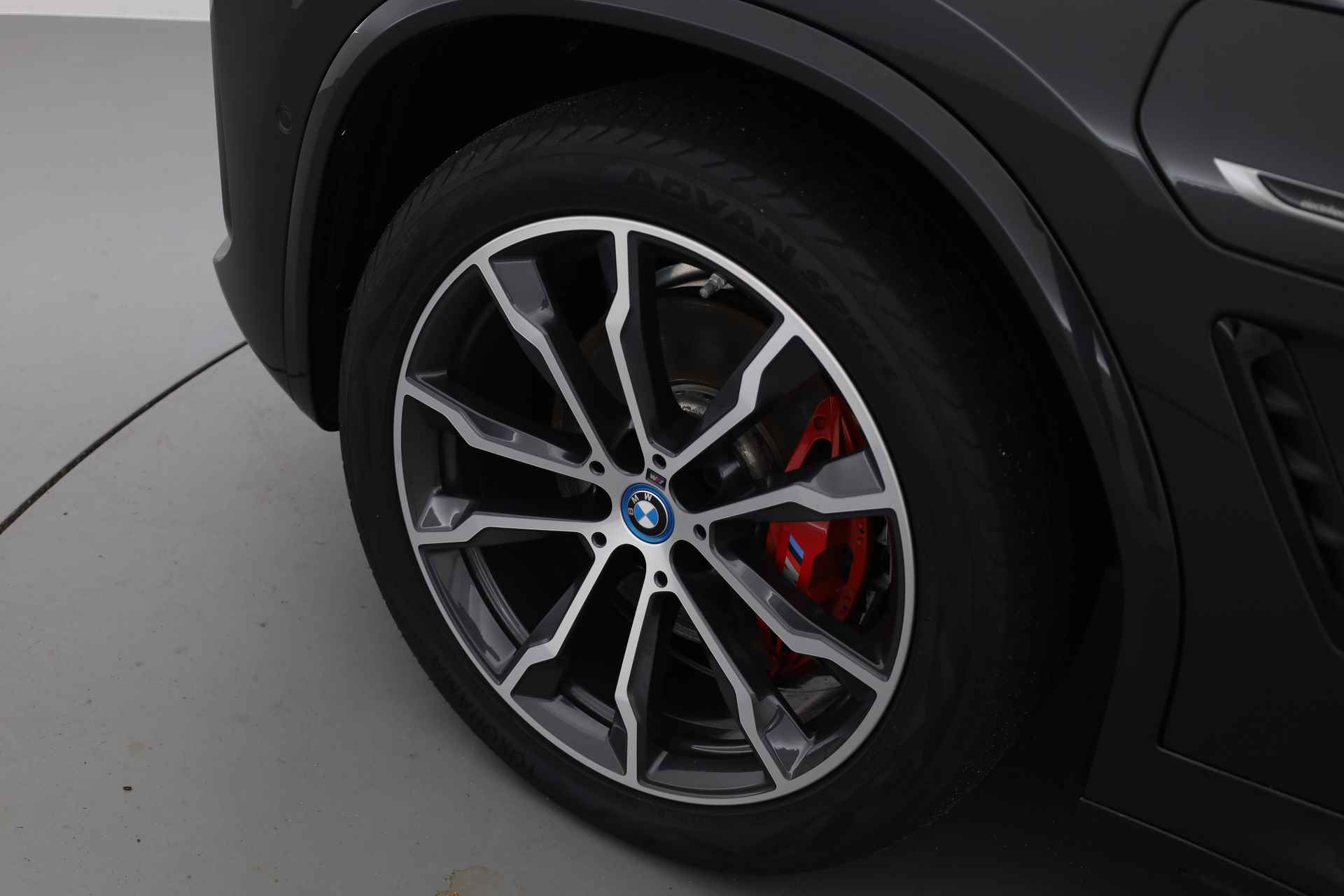 BMW X3 30e M Sportpakket Shadow line Lci | Pano | Leder | Carbon int. | HUD | Keyless | 360 cam | Laser LED - 30/32