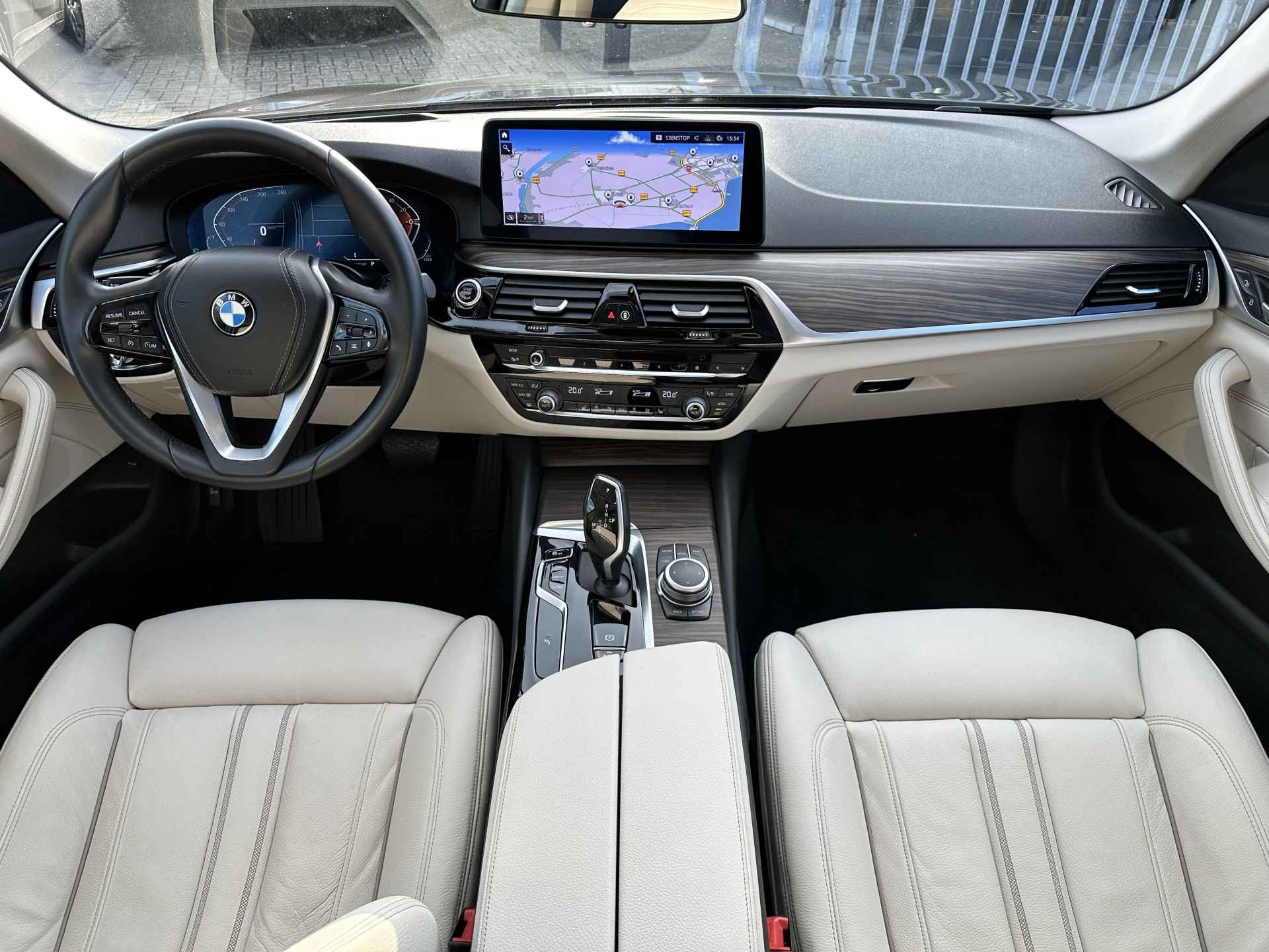 BMW 5 Serie 520d mild Hybrid High Executive Aut leer, sch/dak, navi prof, comfort stoelen, trekhaak, etc - 3/31