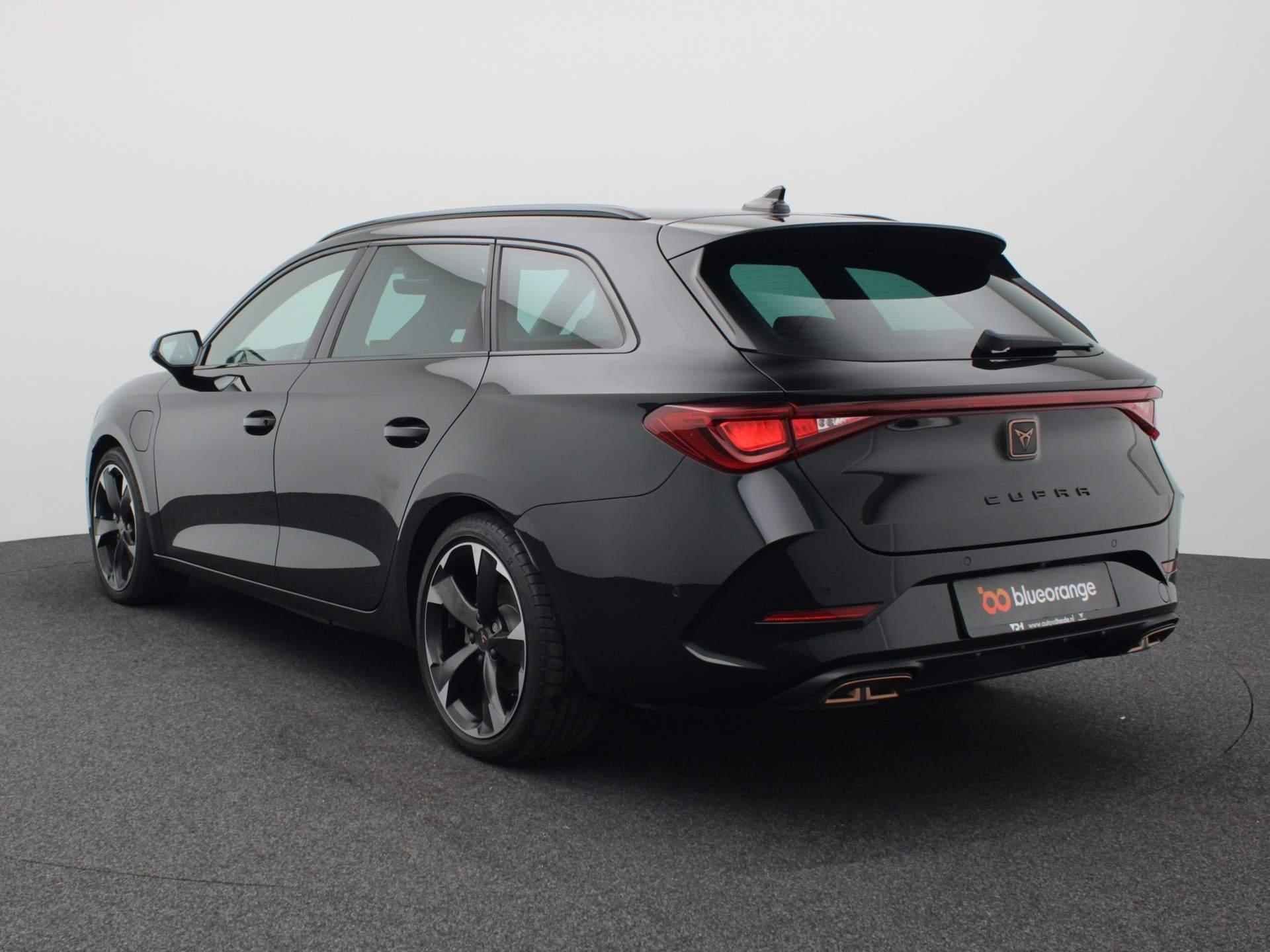 CUPRA Leon Sportstourer 1.4 e-Hybrid Business 204PK DSG Adaptieve Cruise Controle, Side Assist, Keyless, Achteruitrijcamera, Stoel-Stuurverwarming, Voorruitverwarming, 18" LM Velgen - 10/48