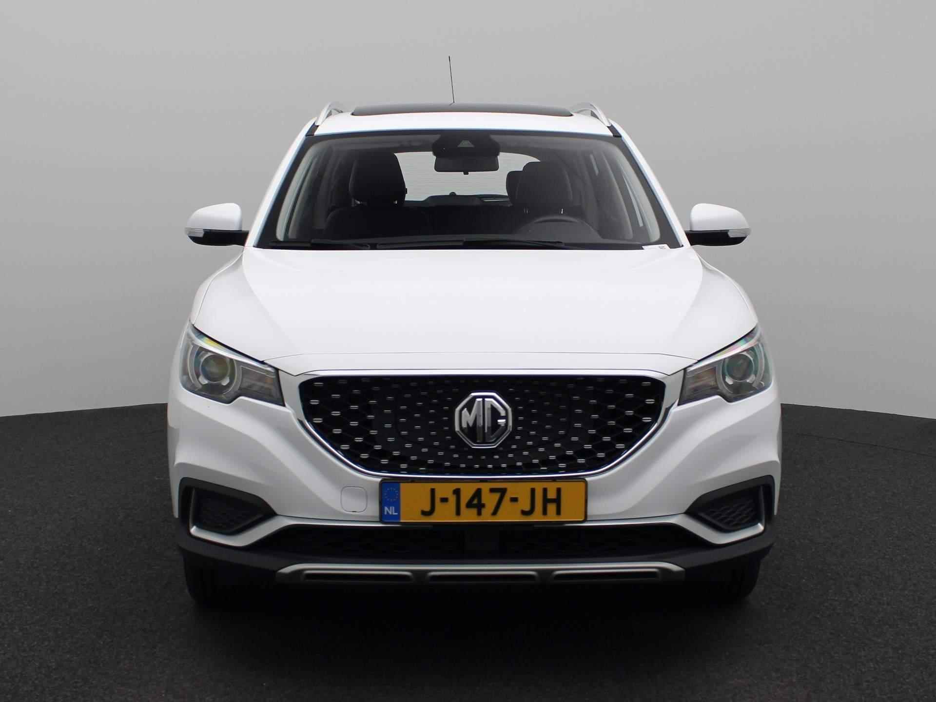 MG ZS EV Luxury 45 kWh | PANORAMADAK | LEDER | ACHTERUITRIJCAMERA | PARKEERSENSOREN | ADAPTIVE CRUISE CONTROL | LANE ASSIST | STOELVERWARMING | AIRCO | - 5/39