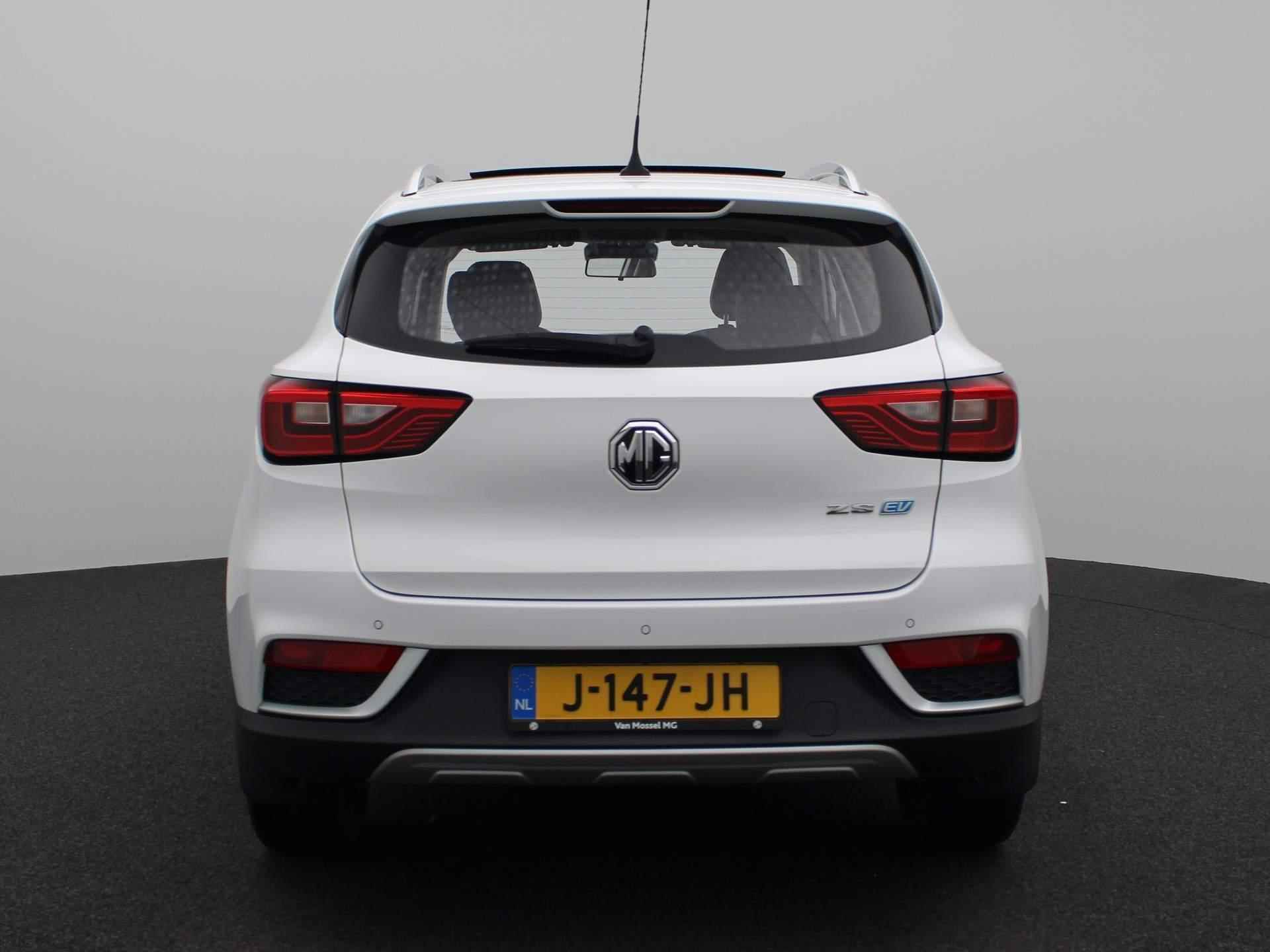 MG ZS EV Luxury 45 kWh | PANORAMADAK | LEDER | ACHTERUITRIJCAMERA | PARKEERSENSOREN | ADAPTIVE CRUISE CONTROL | LANE ASSIST | STOELVERWARMING | AIRCO | - 7/39