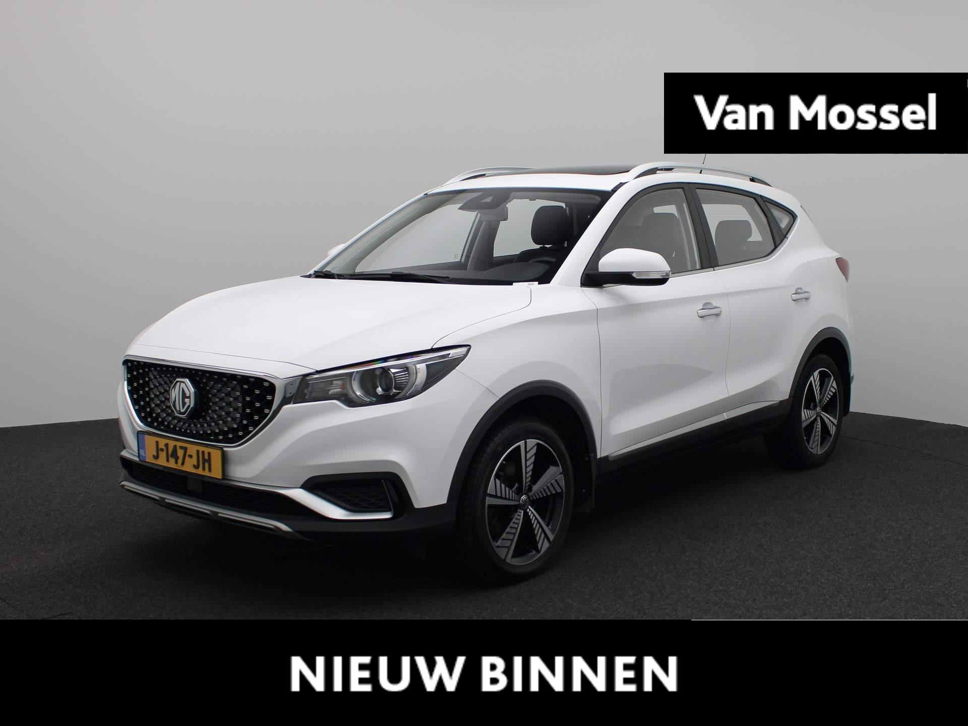 MG ZS EV Luxury 45 kWh | PANORAMADAK | LEDER | ACHTERUITRIJCAMERA | PARKEERSENSOREN | ADAPTIVE CRUISE CONTROL | LANE ASSIST | STOELVERWARMING | AIRCO |