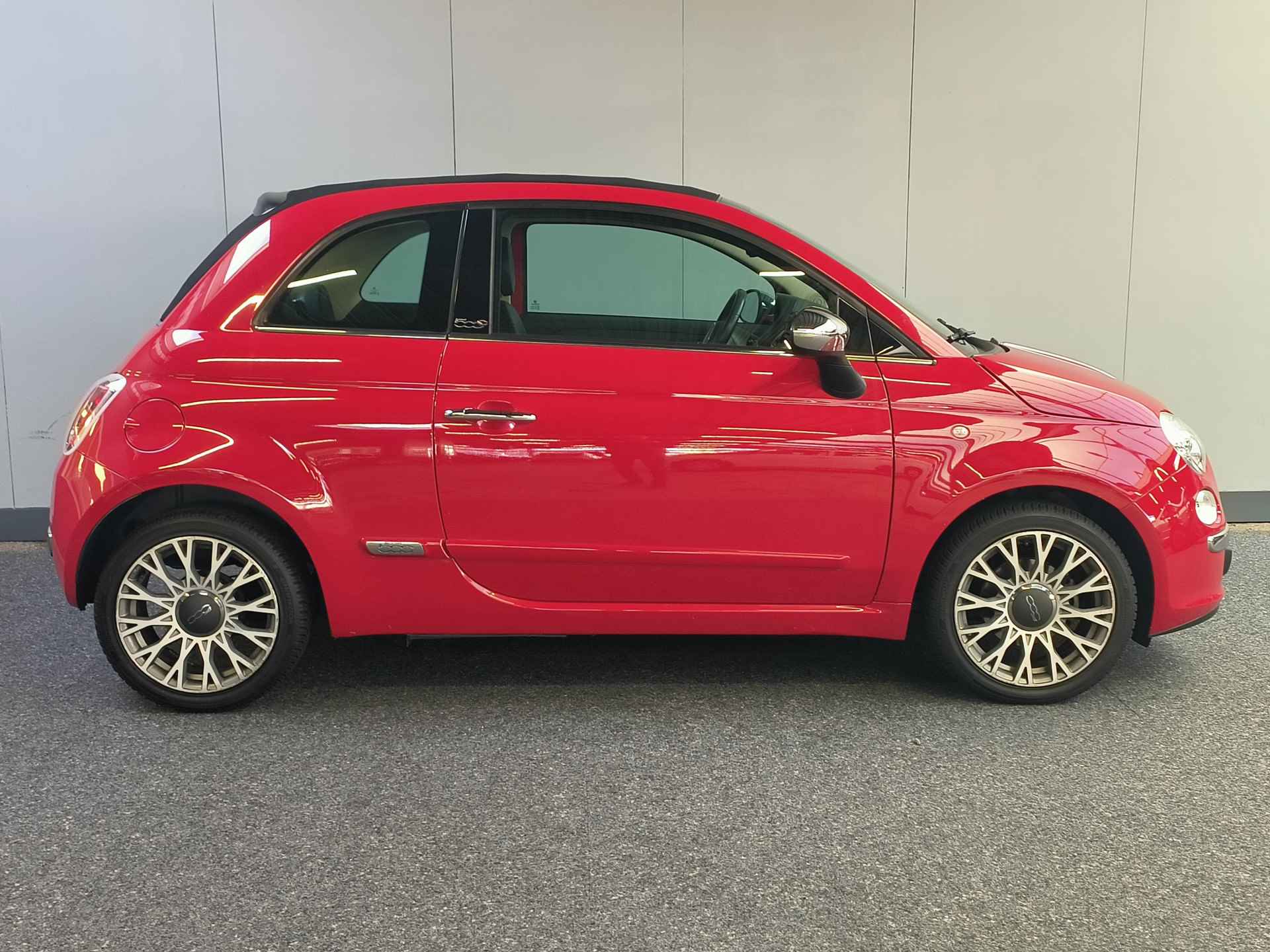 Fiat 500C 0.9 TwinAir Lounge AUTOMAAT uit 2013 Rijklaar + 12 maanden Bovag-garantie Henk Jongen Auto's in Helmond,  al 50 jaar service zoals 't hoort! - 27/42