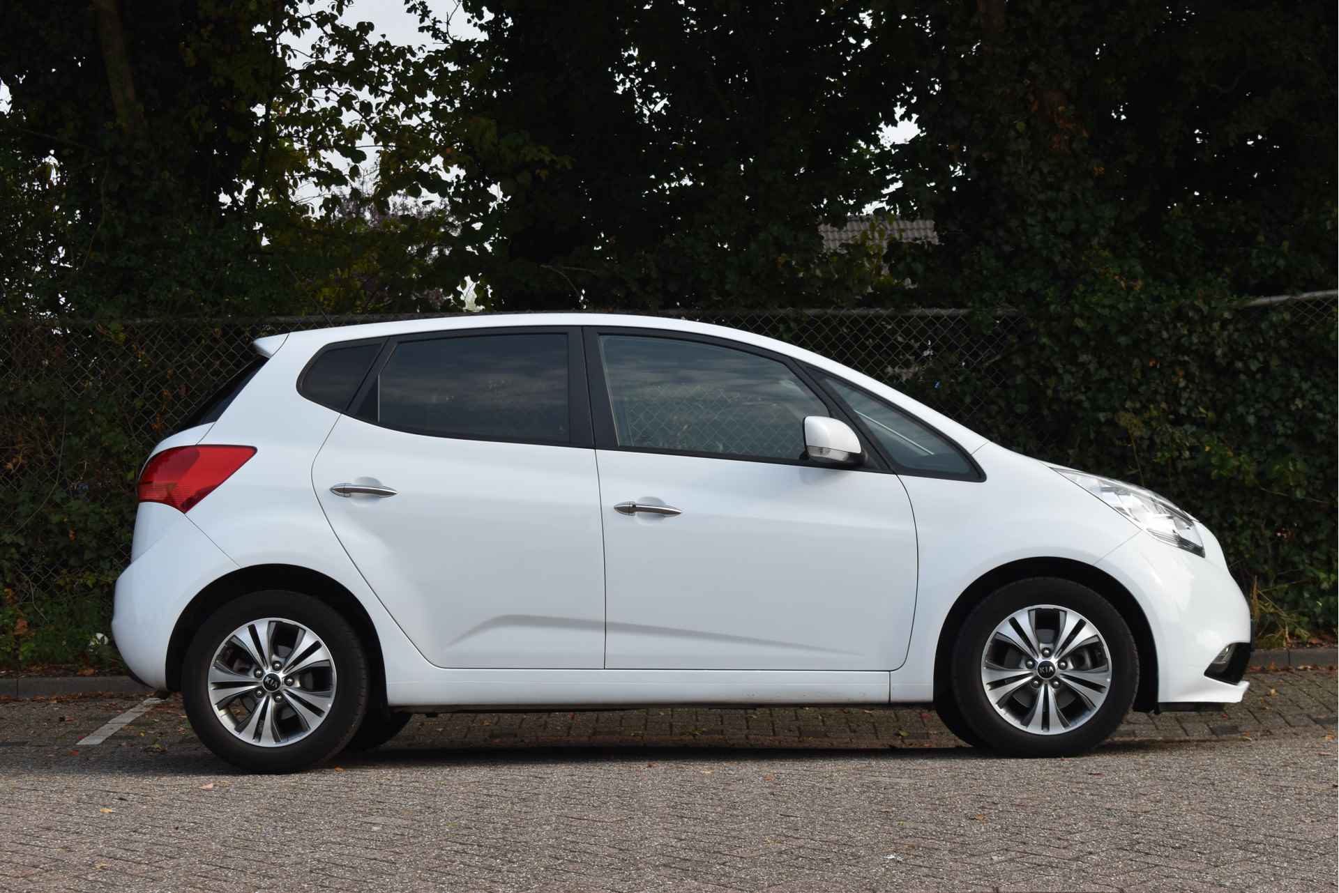 Kia Venga 1.6 CVVT ExecutiveLine,BOEKJES,NAP EN ONDERHOUDSHISTORIE - 8/38