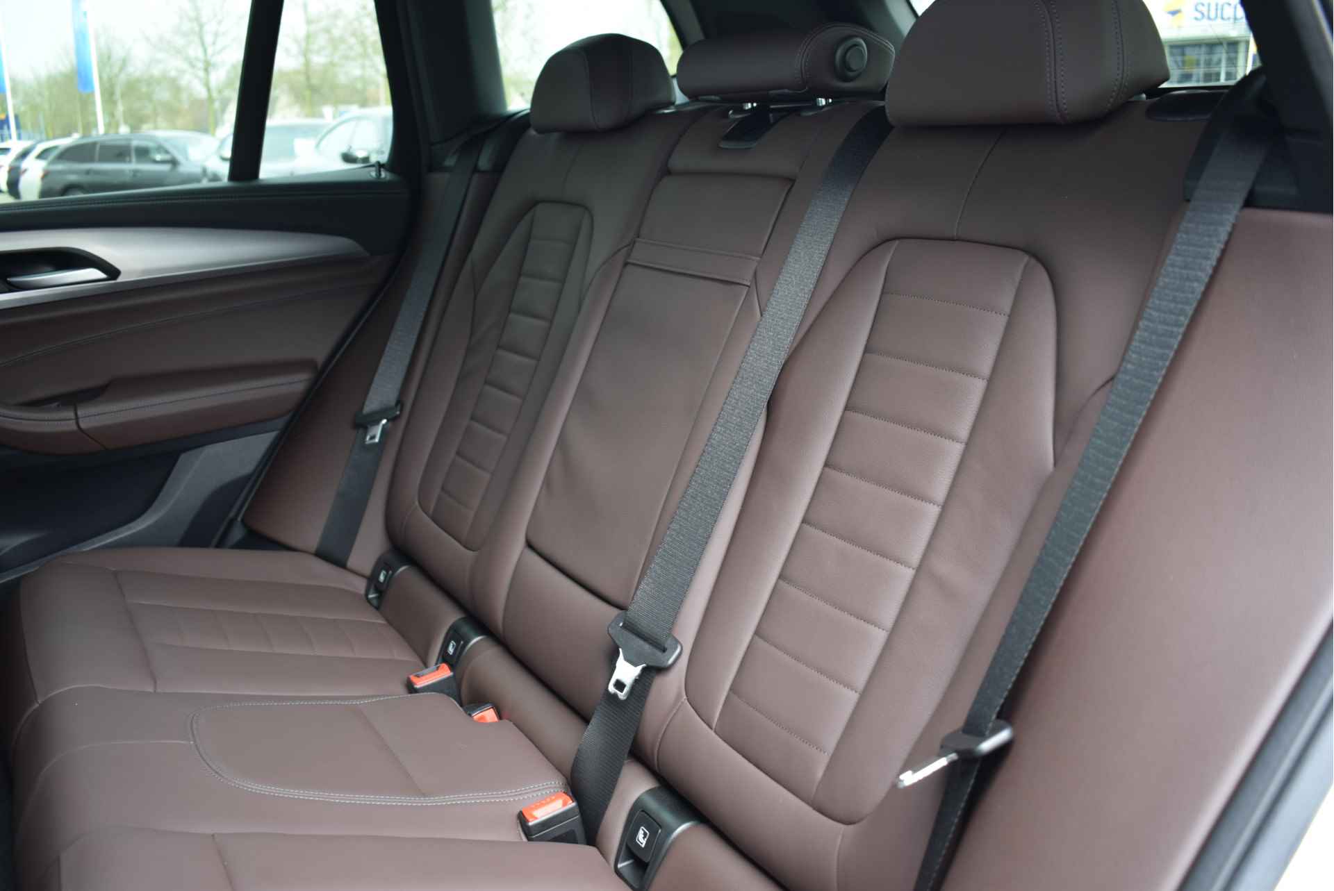 BMW iX3 High Executive 80 kWh / Sportstoelen / Trekhaak / Adaptieve LED / Parking Assistant Plus / Comfort Access / Gesture Control / Adaptief onderstel - 6/33