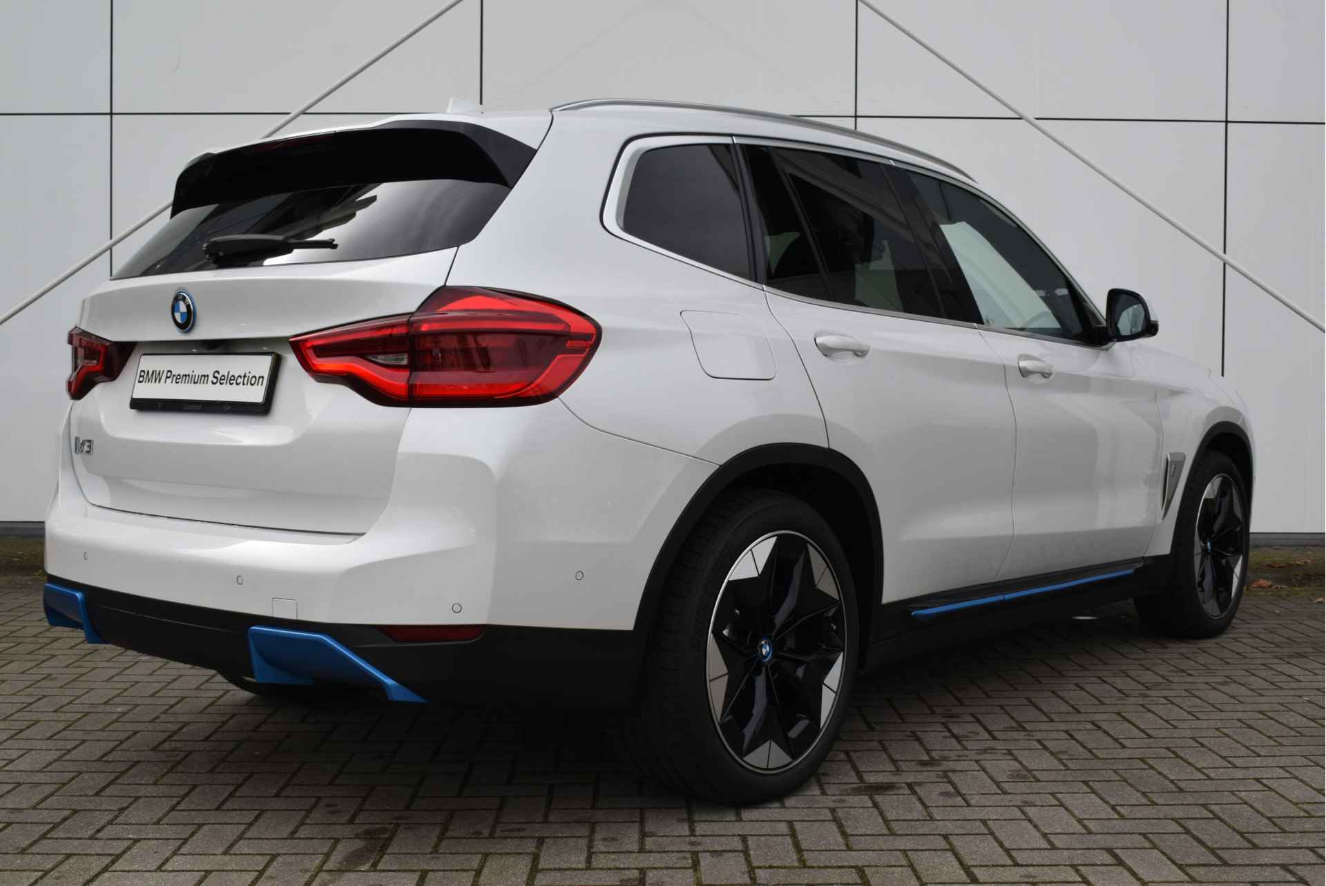 BMW iX3 High Executive 80 kWh / Sportstoelen / Trekhaak / Adaptieve LED / Parking Assistant Plus / Comfort Access / Gesture Control / Adaptief onderstel - 10/33