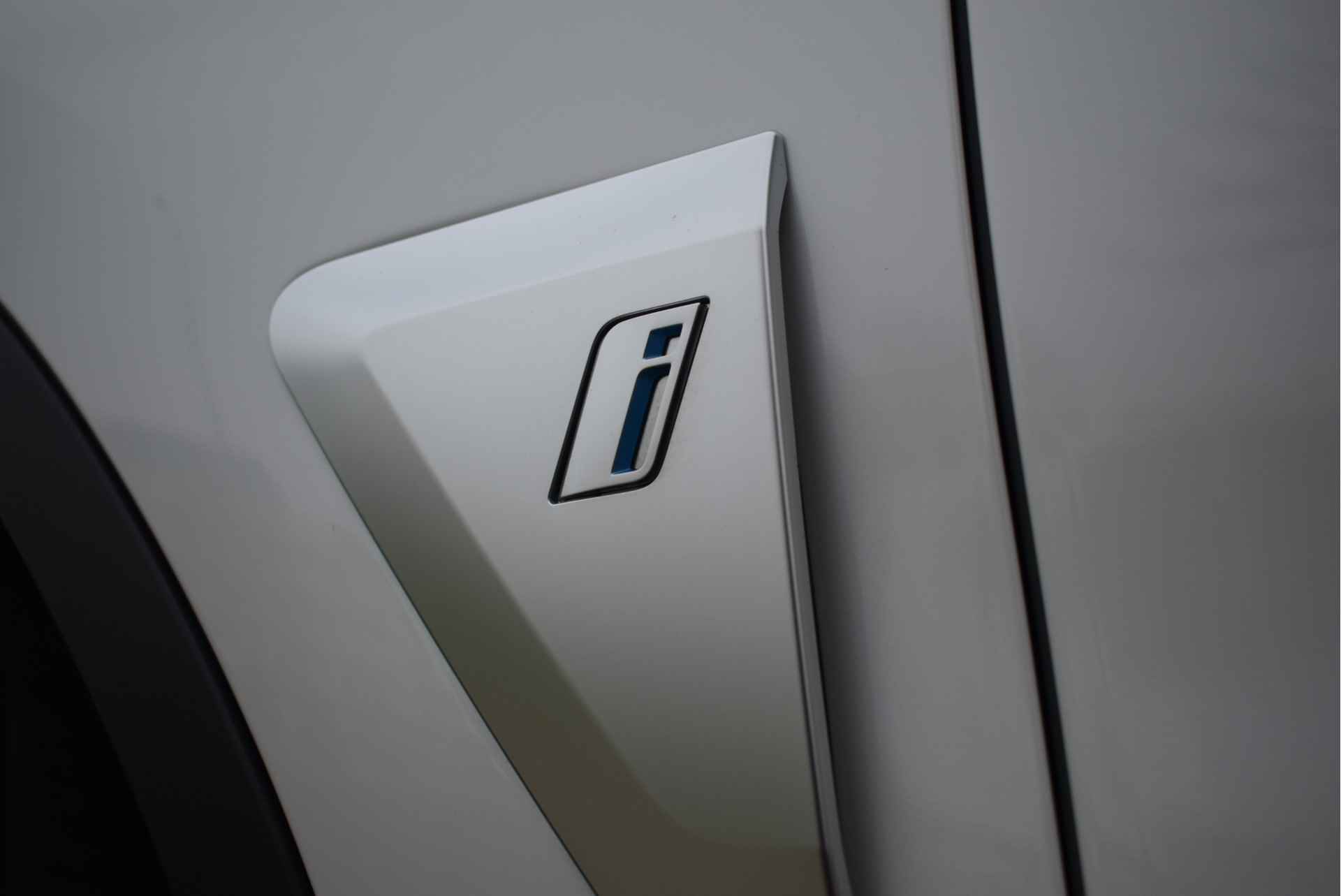 BMW iX3 High Executive 80 kWh / Sportstoelen / Trekhaak / Adaptieve LED / Parking Assistant Plus / Comfort Access / Gesture Control / Adaptief onderstel - 15/33