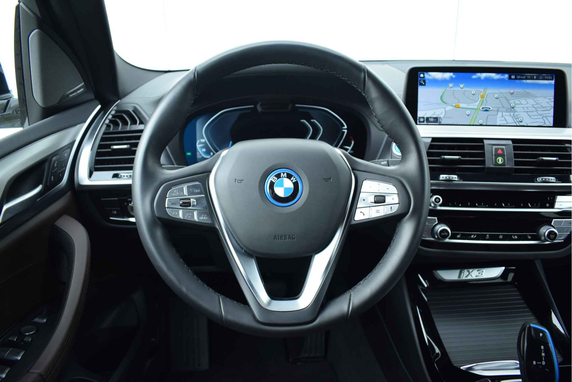 BMW iX3 High Executive 80 kWh / Sportstoelen / Trekhaak / Adaptieve LED / Parking Assistant Plus / Comfort Access / Gesture Control / Adaptief onderstel - 16/33