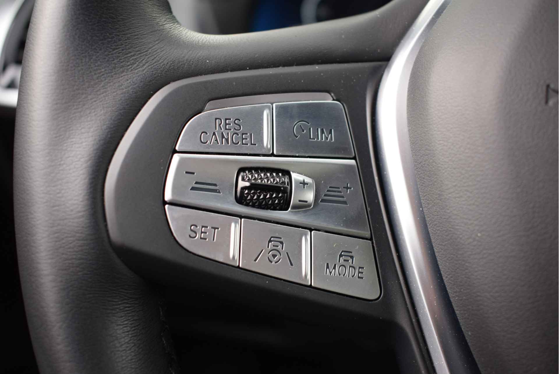 BMW iX3 High Executive 80 kWh / Sportstoelen / Trekhaak / Adaptieve LED / Parking Assistant Plus / Comfort Access / Gesture Control / Adaptief onderstel - 23/33