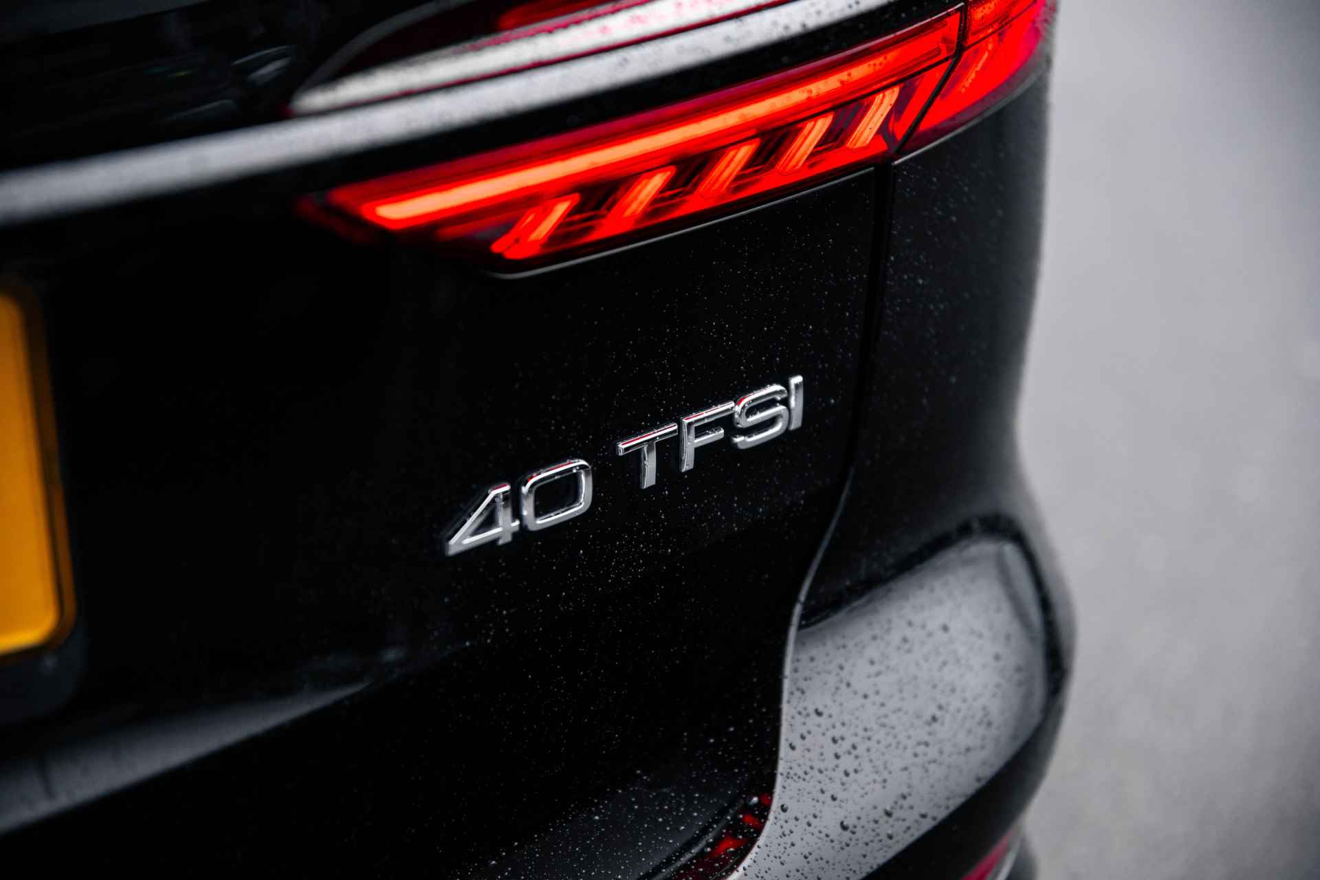 Audi A6 Avant 40 TFSI 204pk S edition Competition | Panoramadak | Stoelverwarming | Afgevlakt stuur | - 26/64