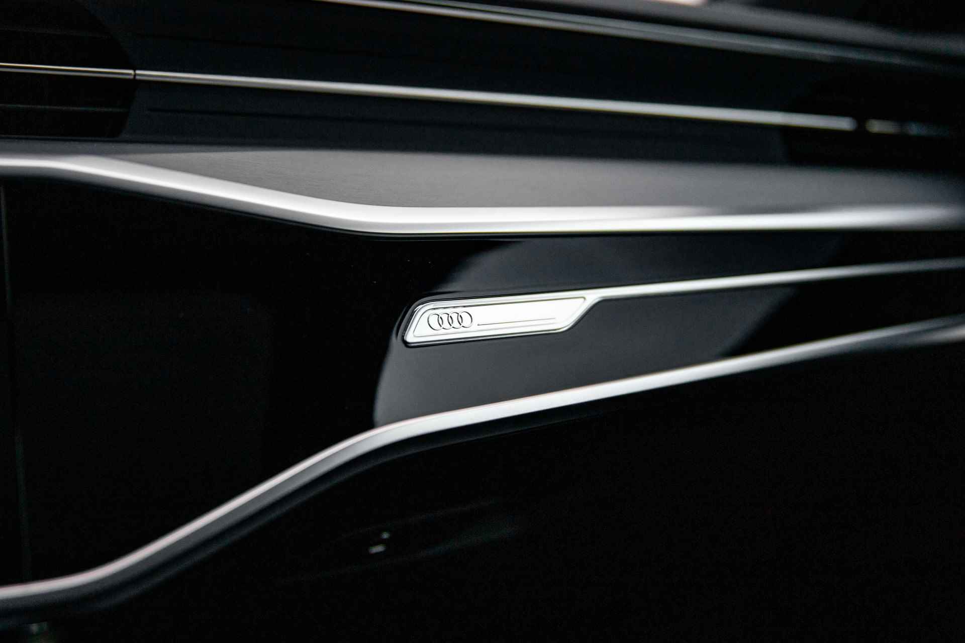 Audi A6 Avant 40 TFSI 204pk S edition Competition | Panoramadak | Stoelverwarming | Afgevlakt stuur | - 64/64