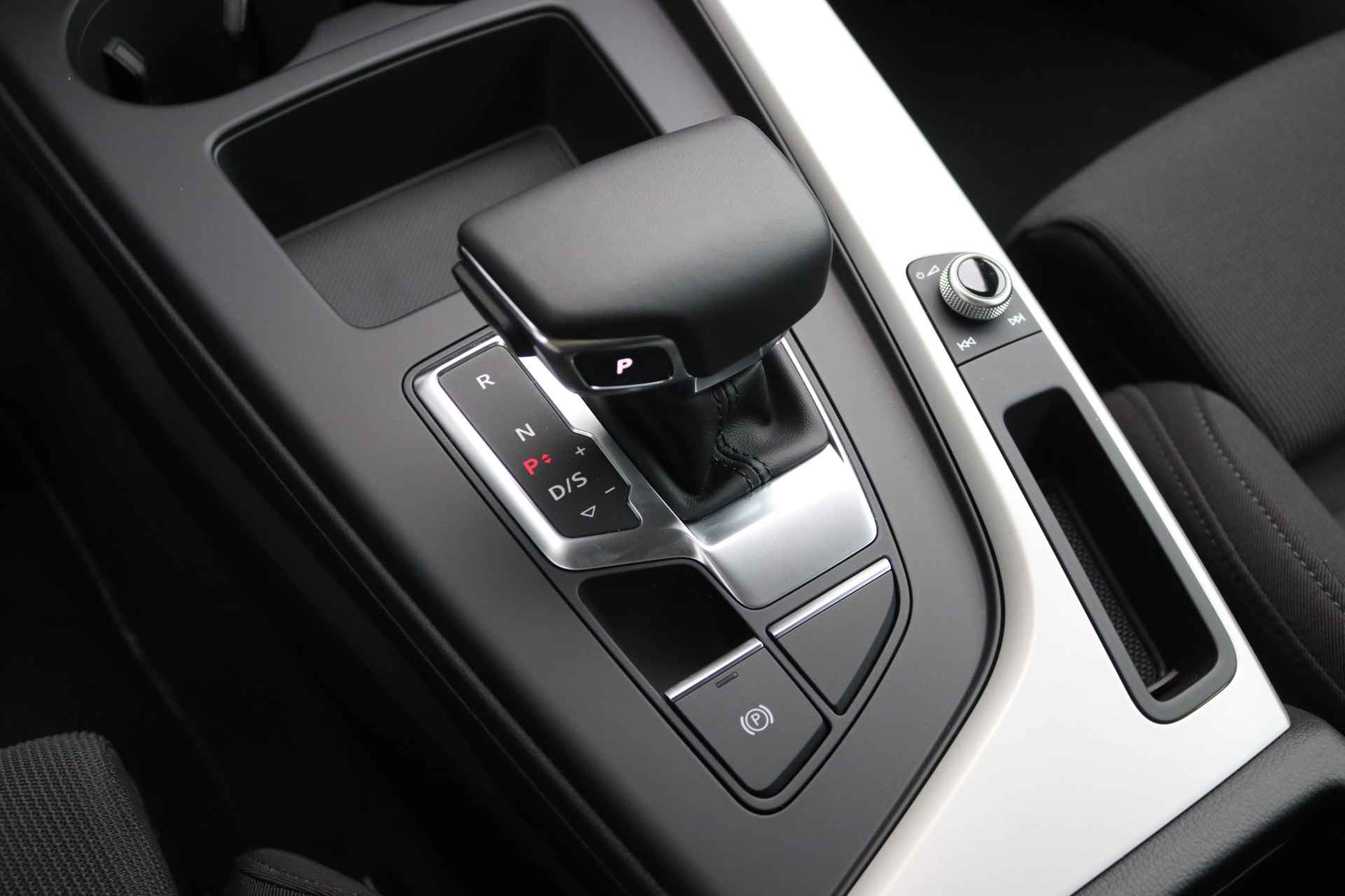 Audi A4 Avant 40 TFSI 204PK Automaat S edition Navigatie/Digi-display/Massage-stoel/Elektr-klep/Adapt-cruise - 29/35