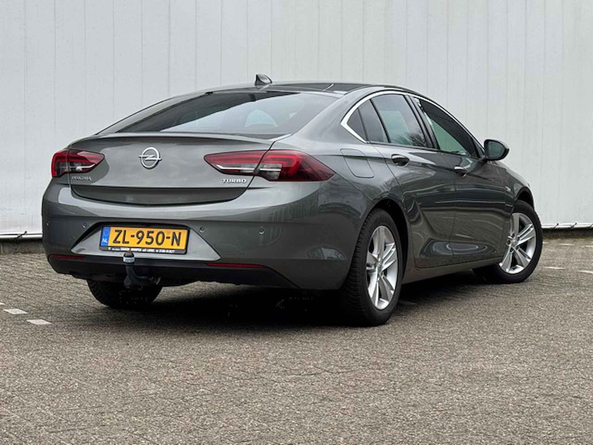 Opel Insignia Grand Sport 1.5 Turbo 165pk Innovation met Schuifdak, Groot-Navi/Camera, Led, AGR, Trekhaak - 2/26