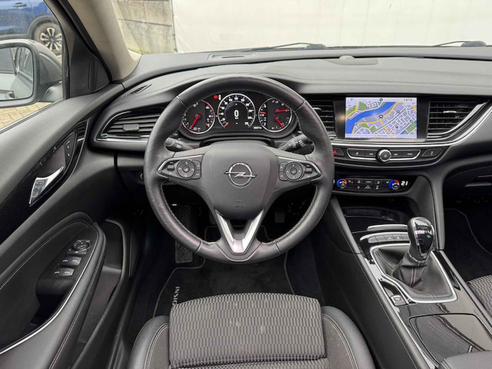 Opel Insignia Grand Sport 1.5 Turbo 165pk Innovation met Schuifdak, Groot-Navi/Camera, Led, AGR, Trekhaak - 10/26