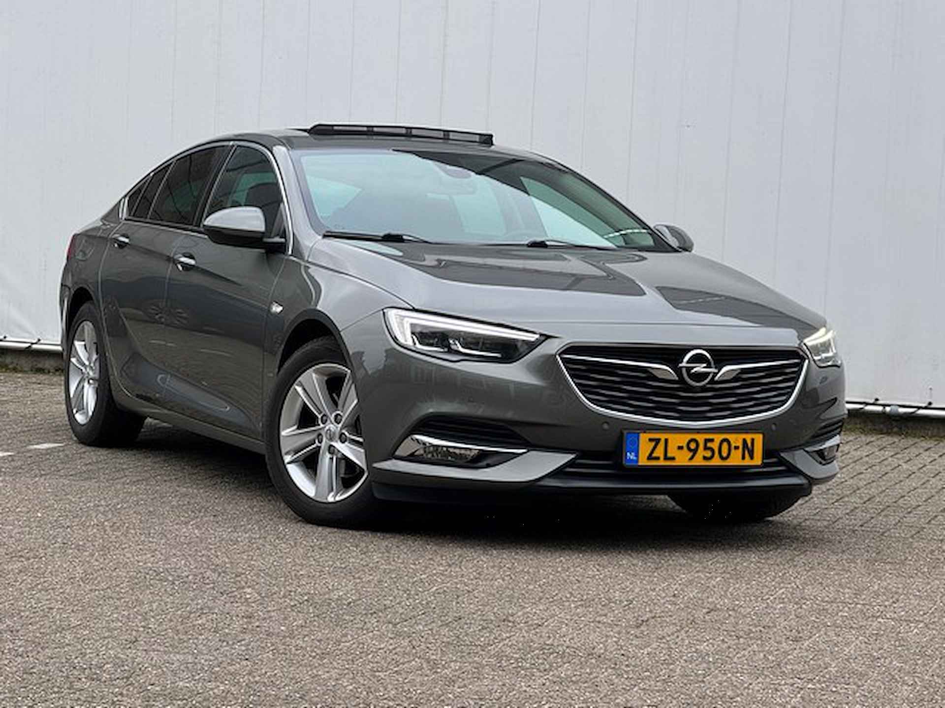 Opel Insignia Grand Sport 1.5 Turbo 165pk Innovation met Schuifdak, Groot-Navi/Camera, Led, AGR, Trekhaak - 25/26