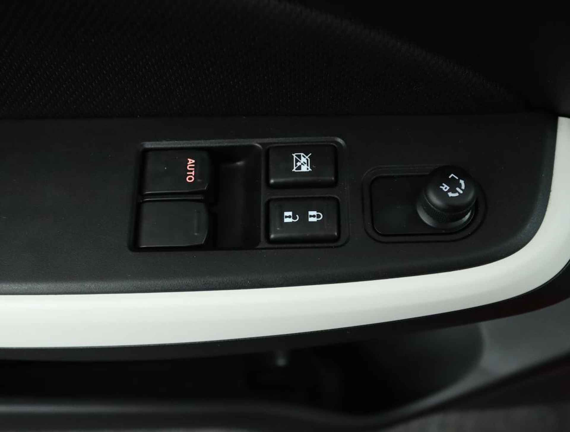 Suzuki Swift 1.2 Select Smart Hybrid | Sportline | Airco | Navigatie | achteruitrijcamera |Lichtmetalen velgen | Stoelverwarming | - 24/47