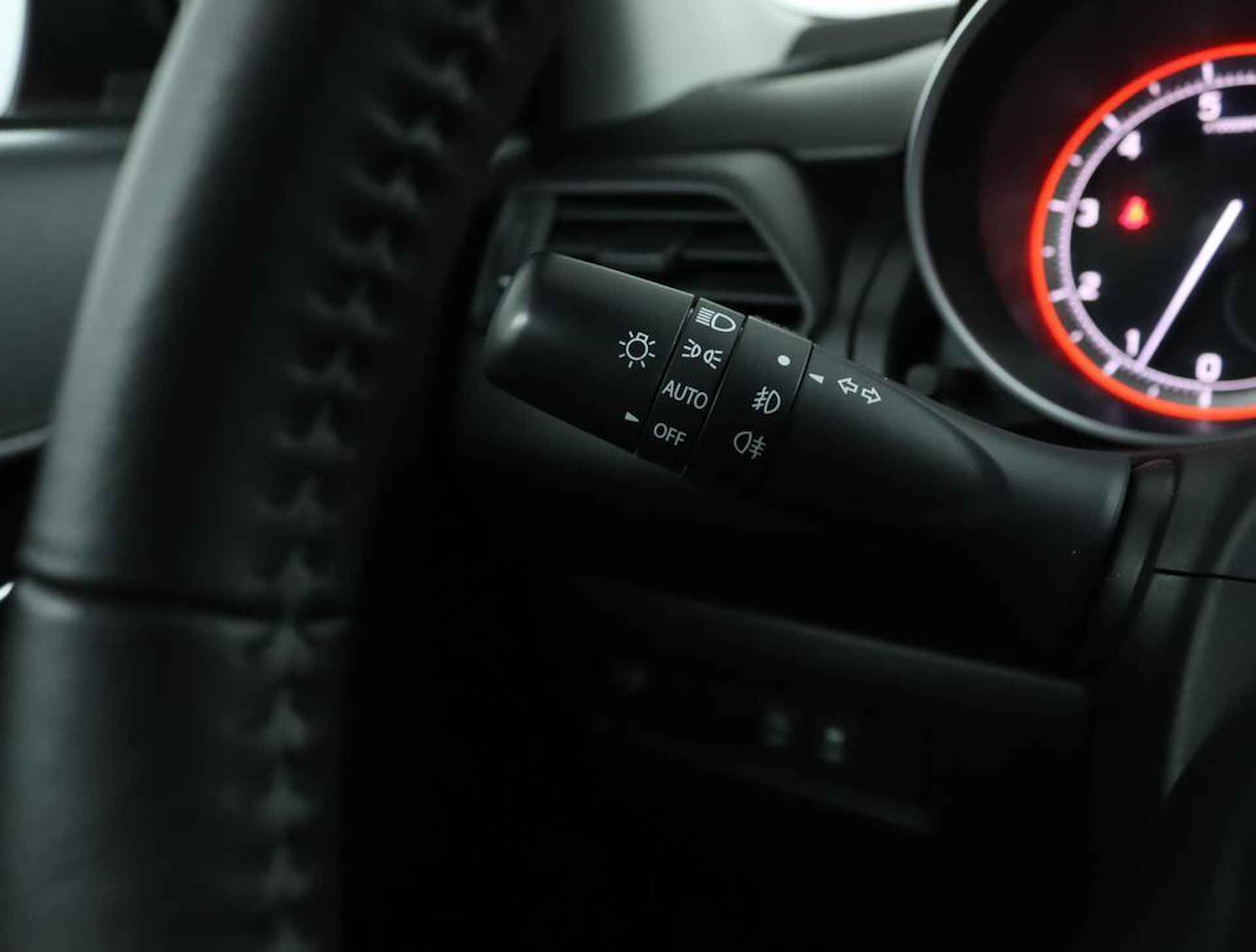 Suzuki Swift 1.2 Select Smart Hybrid | Sportline | Airco | Navigatie | achteruitrijcamera |Lichtmetalen velgen | Stoelverwarming | - 26/47