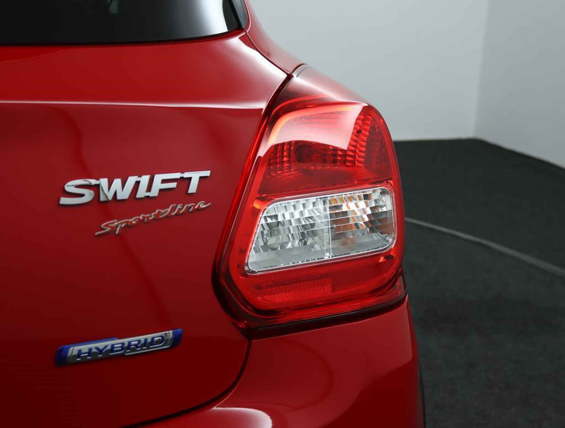 Suzuki Swift 1.2 Select Smart Hybrid | Sportline | Airco | Navigatie | achteruitrijcamera |Lichtmetalen velgen | Stoelverwarming | - 33/47