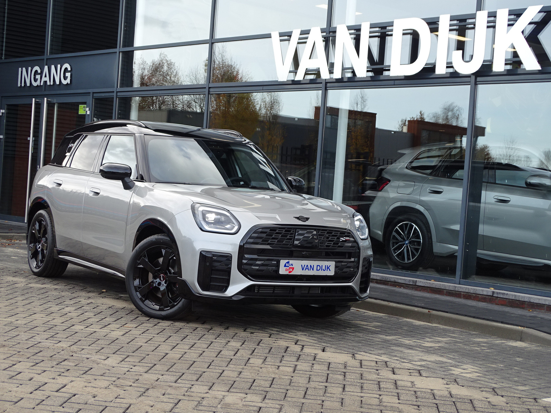 MINI Countryman 1.5 C JCW Pakket XL Pano.Dak Elek.Trekhaak Elek.Stoelen Driv.Ass.Pro Head-up Harman/Kardon 19"LM Velgen