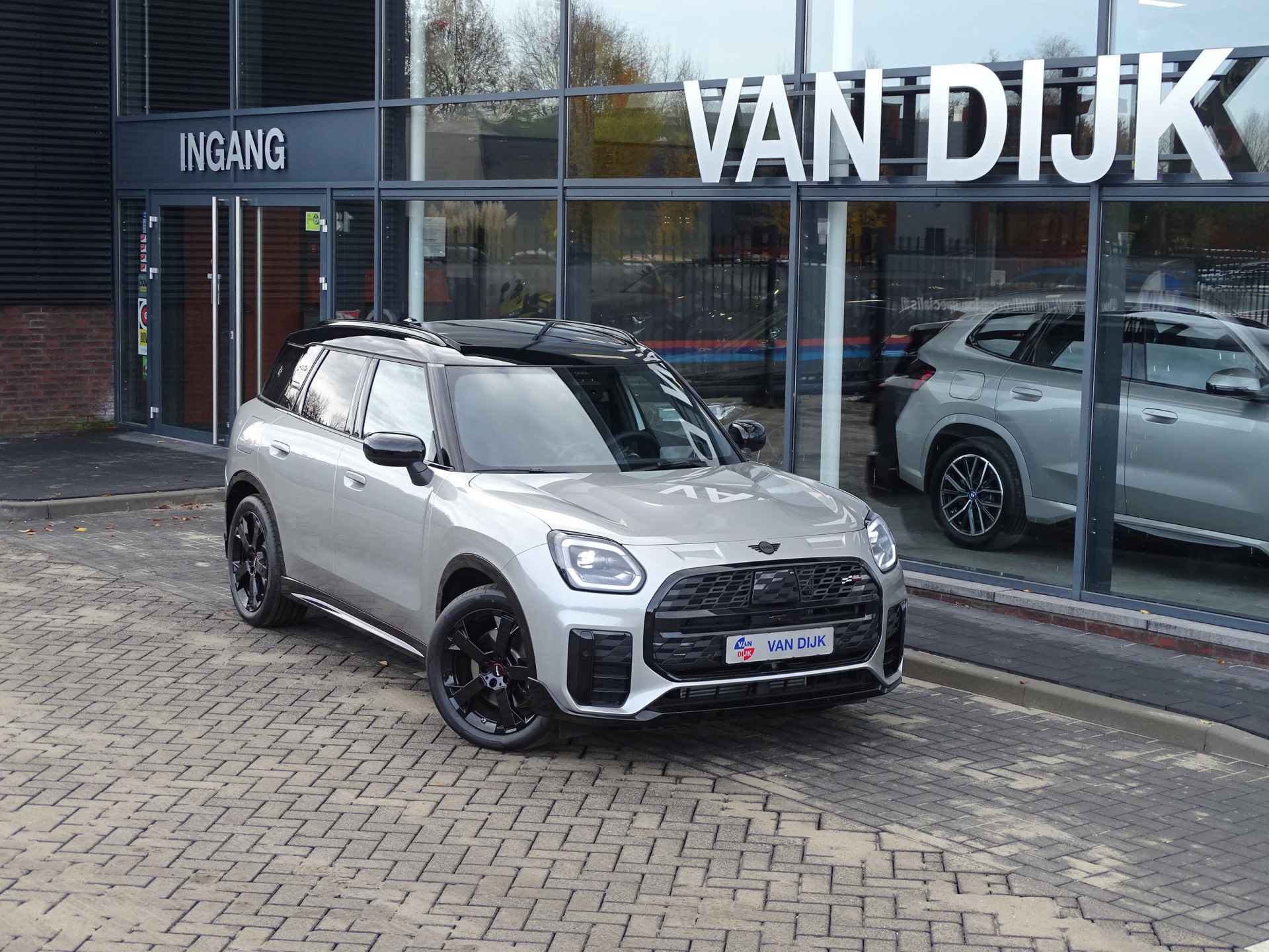 MINI Countryman 1.5 C JCW Pakket XL Pano.Dak Elek.Trekhaak Elek.Stoelen Driv.Ass.Pro Head-up Harman/Kardon 19"LM Velgen - 2/65