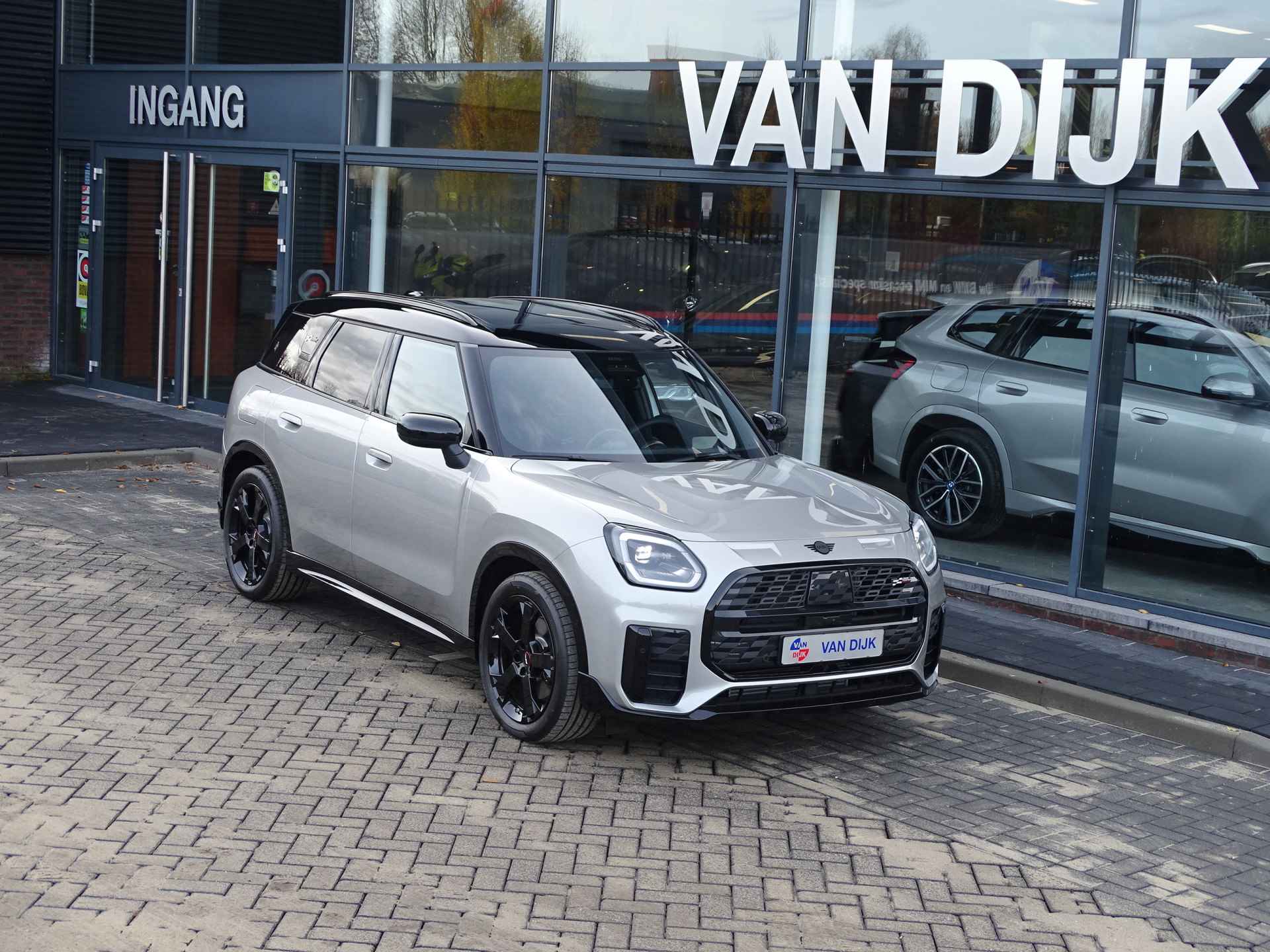 MINI Countryman 1.5 C JCW Pakket XL Pano.Dak Elek.Trekhaak Elek.Stoelen Driv.Ass.Pro Head-up Harman/Kardon 19"LM Velgen - 59/65