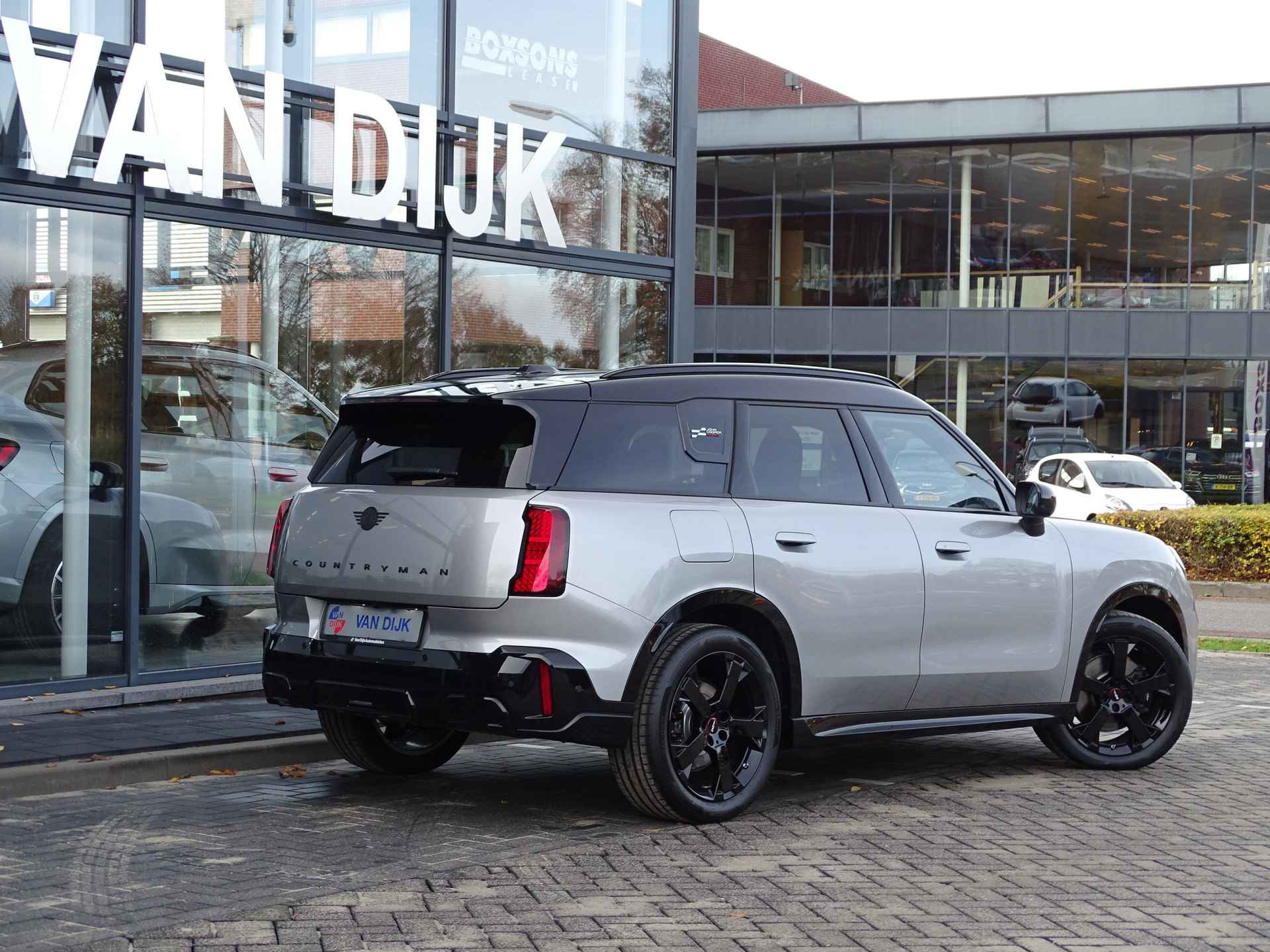 MINI Countryman 1.5 C JCW Pakket XL Pano.Dak Elek.Trekhaak Elek.Stoelen Driv.Ass.Pro Head-up Harman/Kardon 19"LM Velgen - 62/65