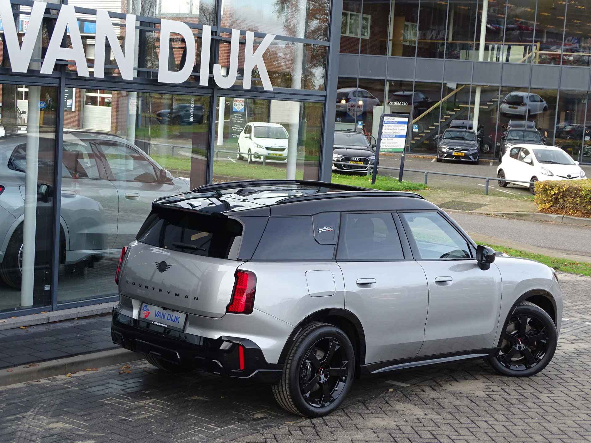 MINI Countryman 1.5 C JCW Pakket XL Pano.Dak Elek.Trekhaak Elek.Stoelen Driv.Ass.Pro Head-up Harman/Kardon 19"LM Velgen - 63/65