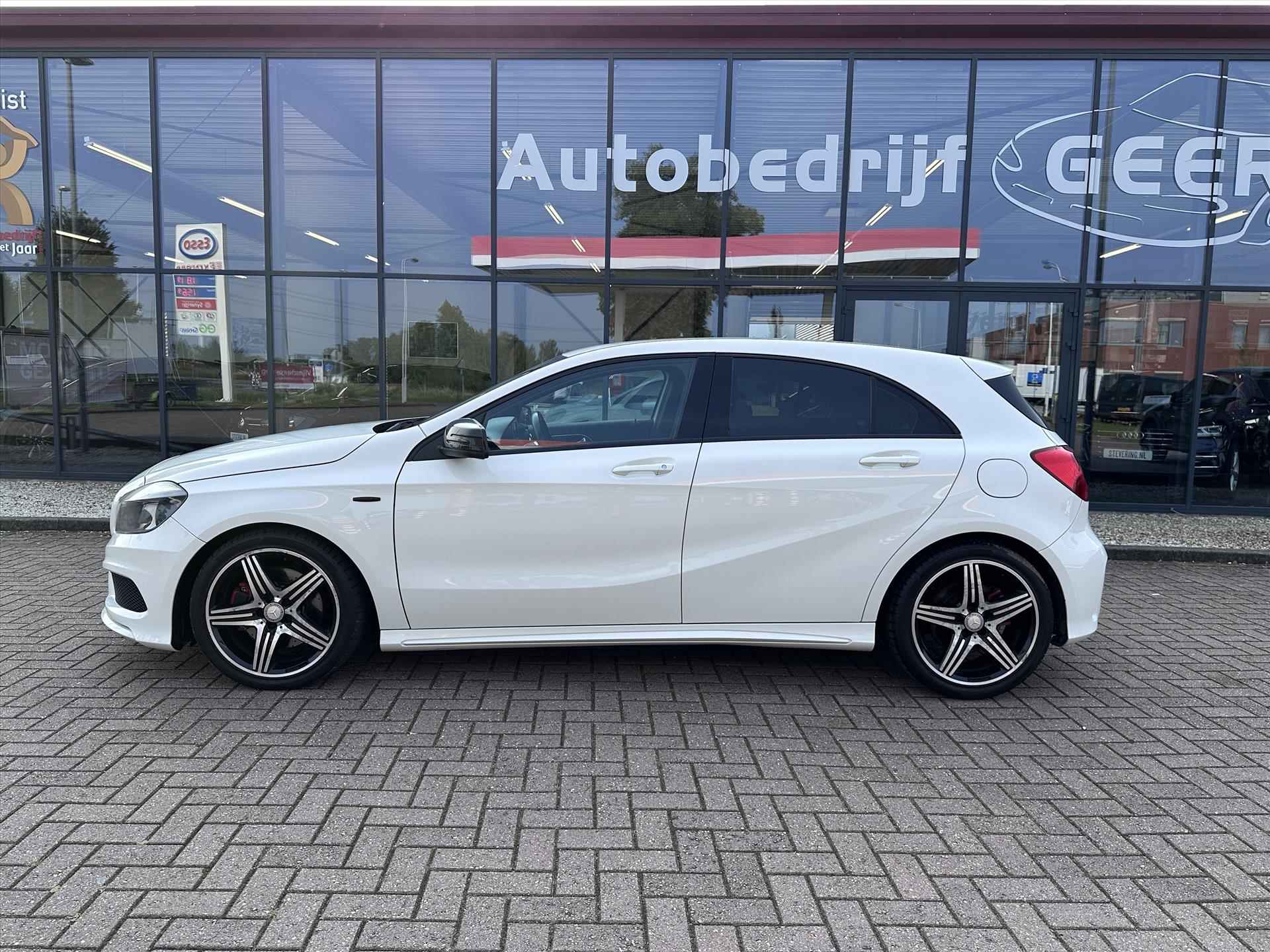 Mercedes A-Klasse A250 / AMG Sport / Navi / Lm-Velgen - 3/45