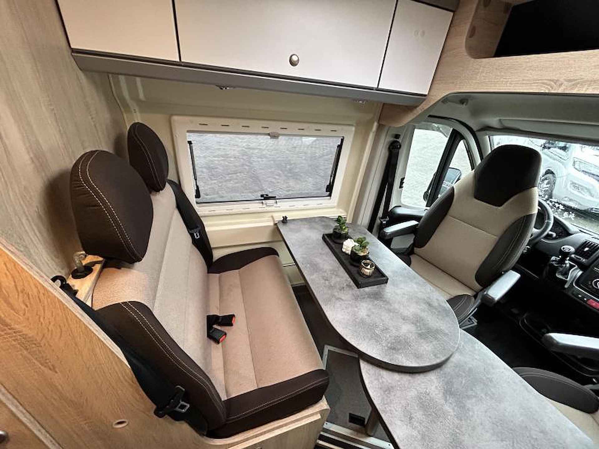 Clever Van 600 Dwarsbed/6.0m/Euro-6/2018 - 16/24