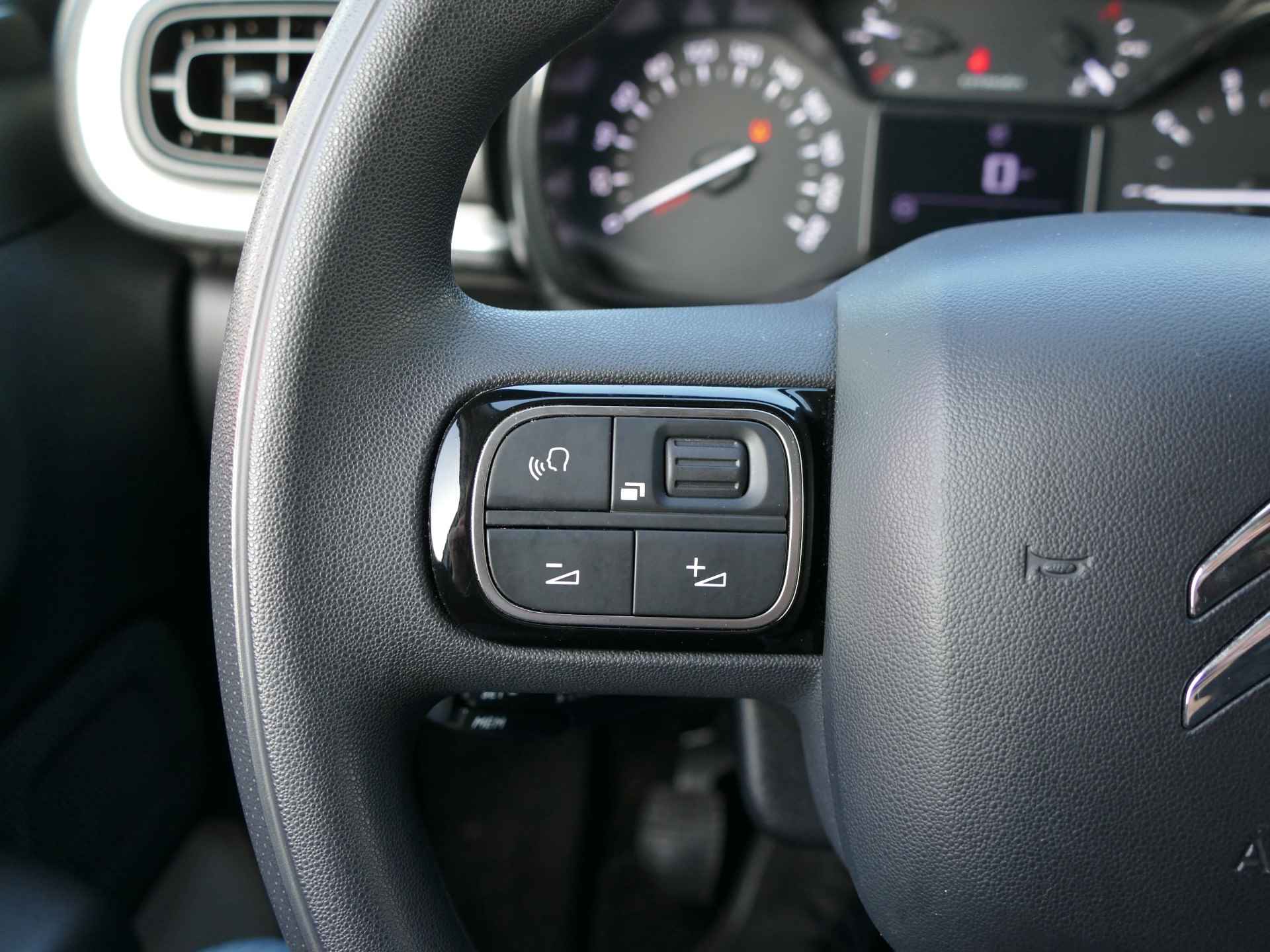 Citroën C3 1.2 PureTech Feel Edition | navigatie | all-season-banden - 14/40