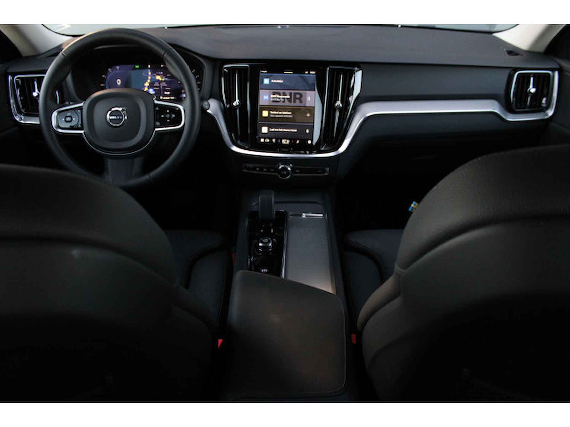 Volvo V60 B4 Plus Dark | Adaptive Cruise | Pilot-Assist | Camera | Stuur/Stoelverwarming | 18-Inch | Trekhaak | BLIS | DAB - 7/37