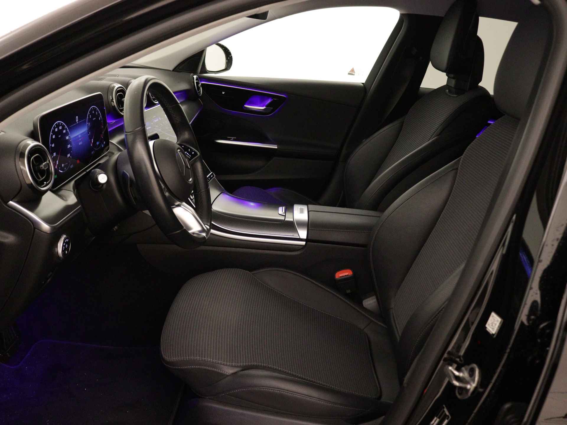 Mercedes-Benz C-Klasse 180 Luxury Line AMG lichtmetalen velgen | Navigatie | MBUX | Parking support | Trekhaak elct wegklapbaar | inclusief 24 maanden MB Certified garantie voor europa - 15/38