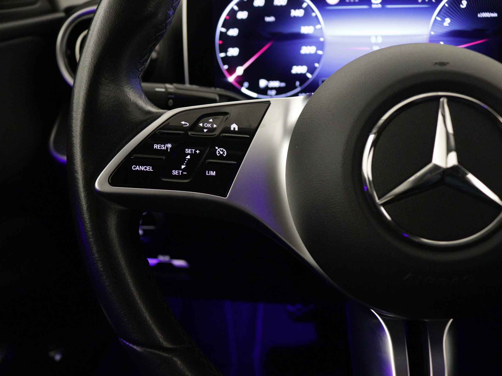Mercedes-Benz C-Klasse 180 Luxury Line AMG lichtmetalen velgen | Navigatie | MBUX | Parking support | Trekhaak elct wegklapbaar | inclusief 24 maanden MB Certified garantie voor europa - 18/38