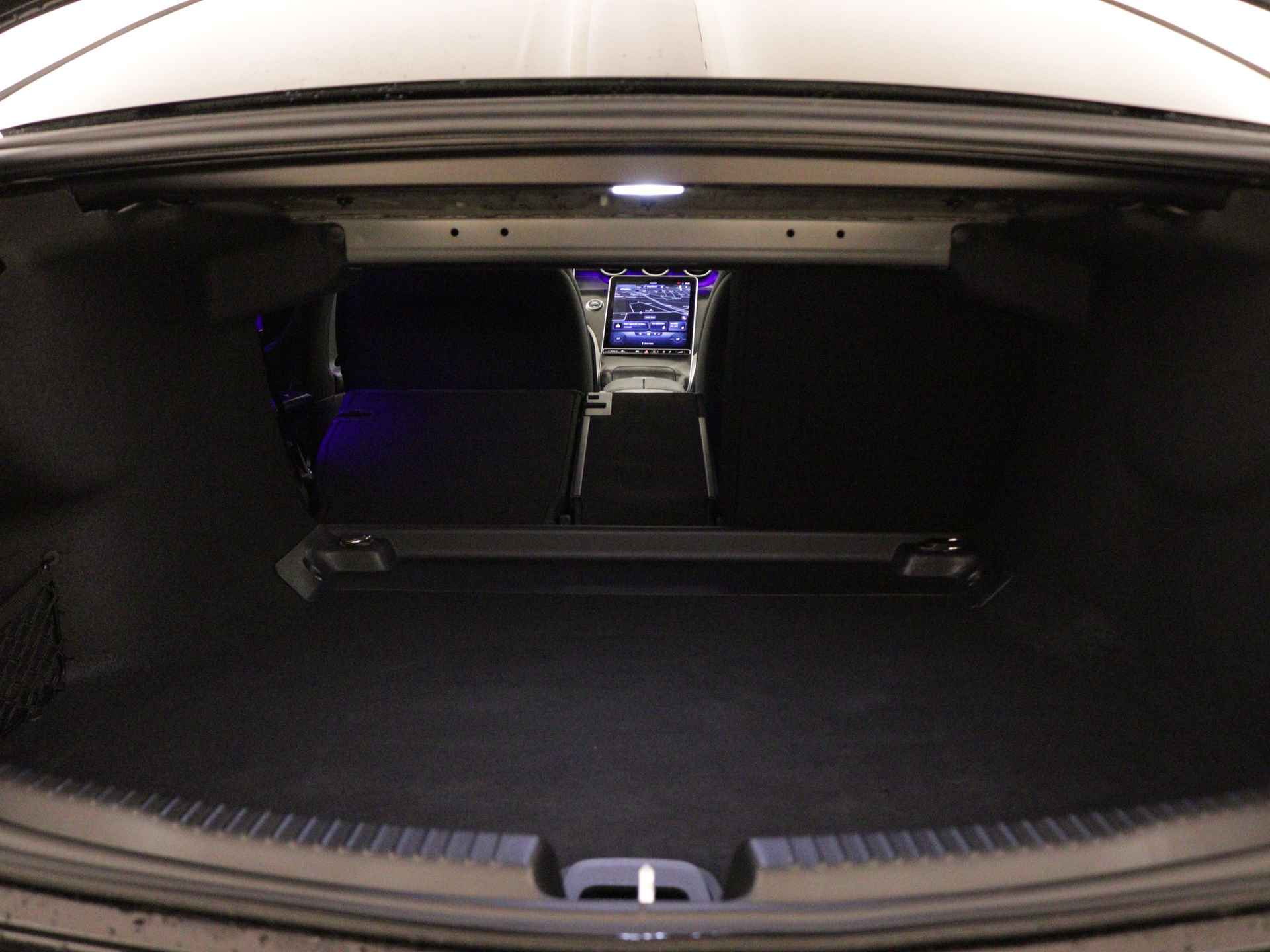 Mercedes-Benz C-Klasse 180 Luxury Line AMG lichtmetalen velgen | Navigatie | MBUX | Parking support | Trekhaak elct wegklapbaar | inclusief 24 maanden MB Certified garantie voor europa - 33/38