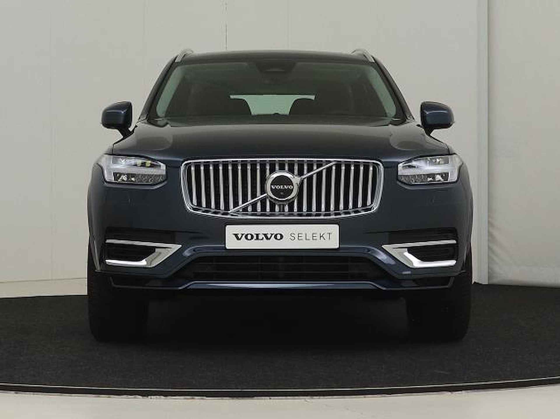 Volvo XC90 T8 455PK AWD Ultimate Bright | Luchtvering | B&W Audio | Gelaagd Glas | Massage | Trekhaak - 10/16