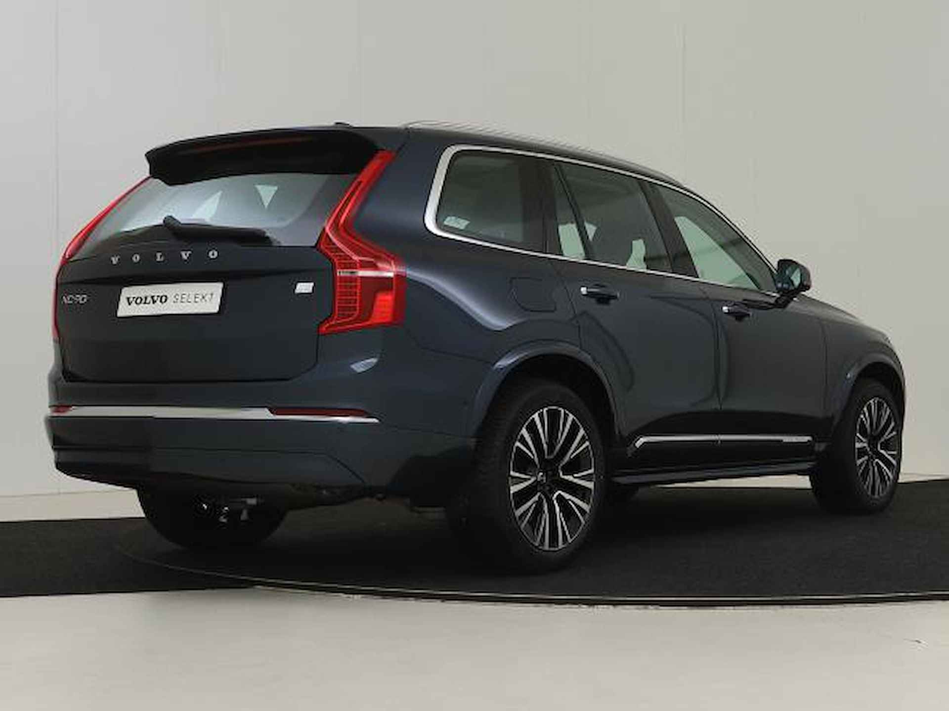 Volvo XC90 T8 455PK AWD Ultimate Bright | Luchtvering | B&W Audio | Gelaagd Glas | Massage | Trekhaak - 16/16