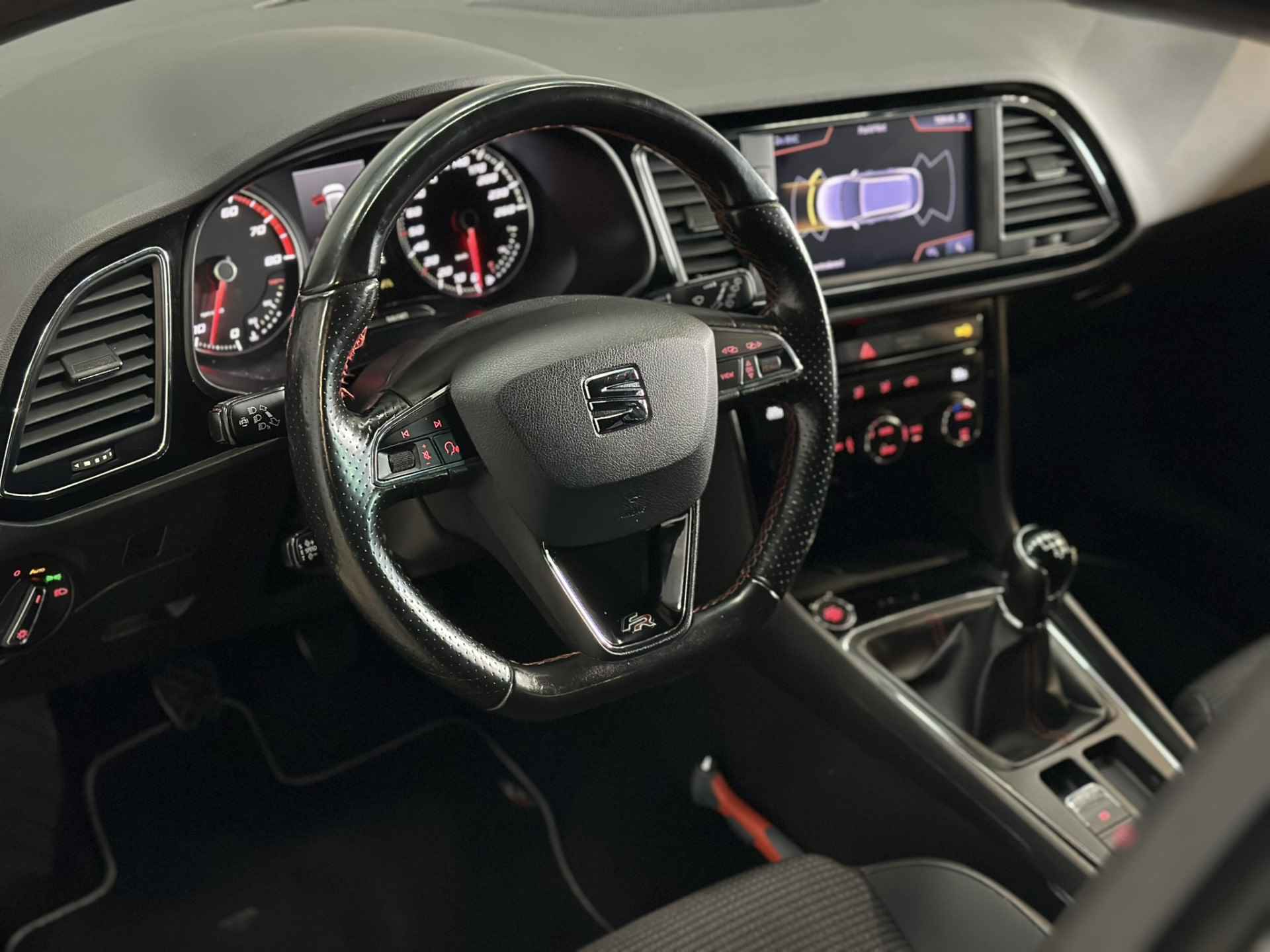 SEAT León ST 1.5 TSI FR Business Intense Airco ECC | Trekhaak | Beats | Camera | Adaptive cruise | Navigatie | Apple Carplay Android Auto | Isofix | - 16/42