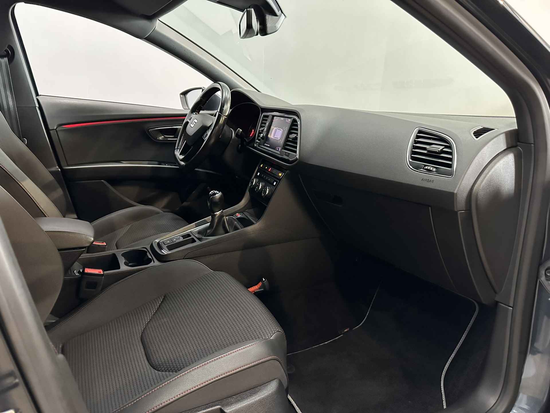 SEAT León ST 1.5 TSI FR Business Intense Airco ECC | Trekhaak | Beats | Camera | Adaptive cruise | Navigatie | Apple Carplay Android Auto | Isofix | - 27/42