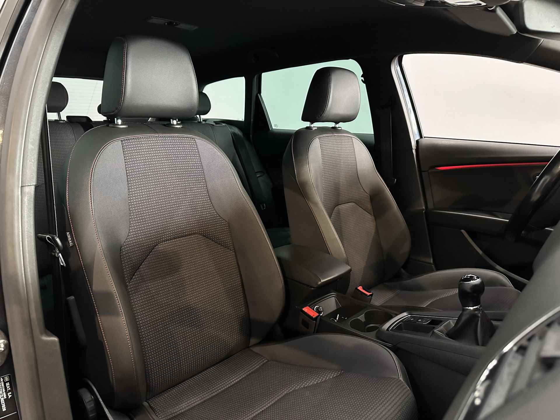 SEAT León ST 1.5 TSI FR Business Intense Airco ECC | Trekhaak | Beats | Camera | Adaptive cruise | Navigatie | Apple Carplay Android Auto | Isofix | - 28/42