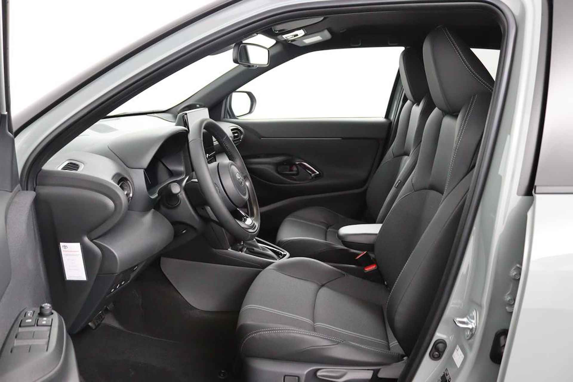 Toyota Yaris Cross Hybrid 130 Launch Edition | 130 PK | Stuurwielverwarming | Elektrisch bedienbare achterklep | 10 Jaar Garantie | Direct Leverbaar | - 9/55