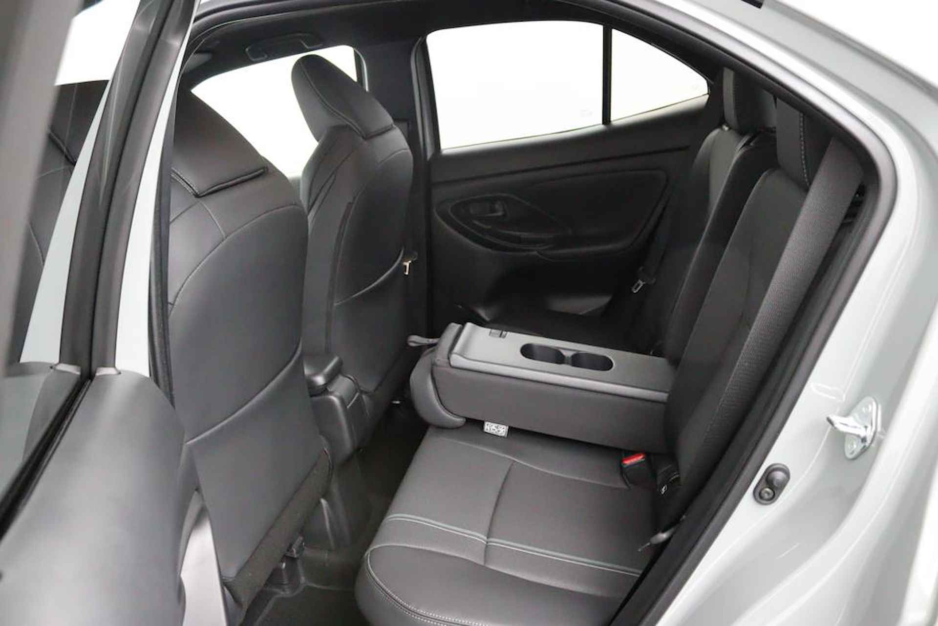 Toyota Yaris Cross Hybrid 130 Launch Edition | 130 PK | Stuurwielverwarming | Elektrisch bedienbare achterklep | 10 Jaar Garantie | Direct Leverbaar | - 14/55